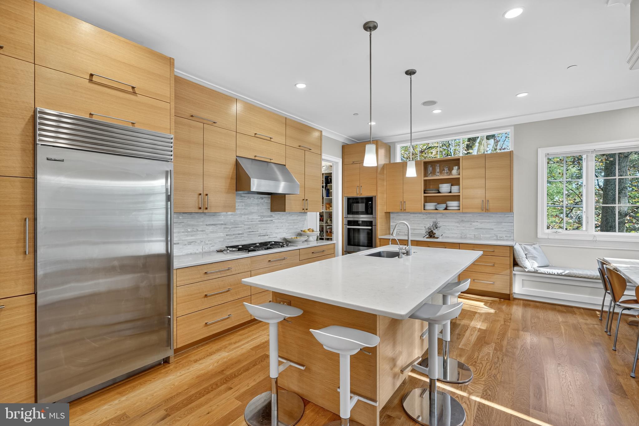 BURNING TREE VIEW - Residential