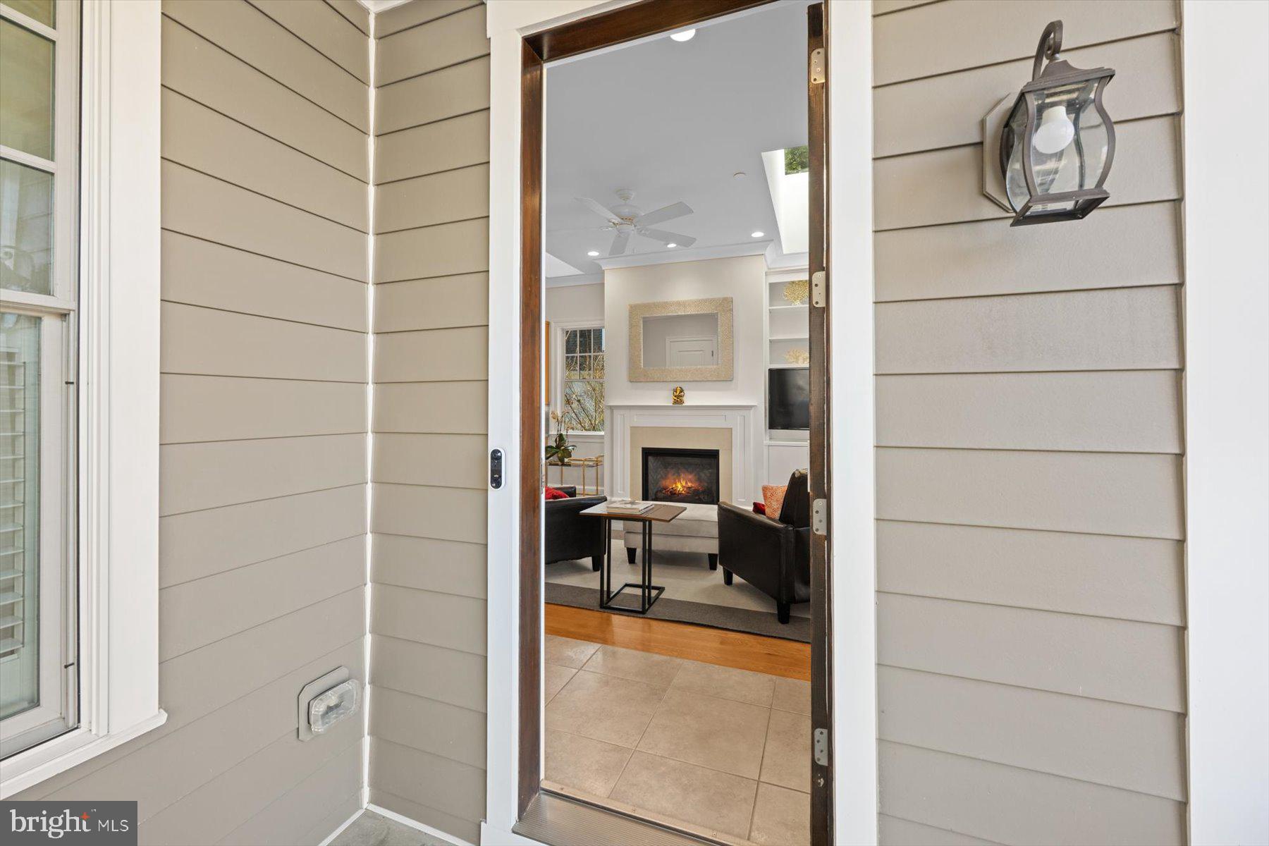 BURNING TREE VIEW - Residential