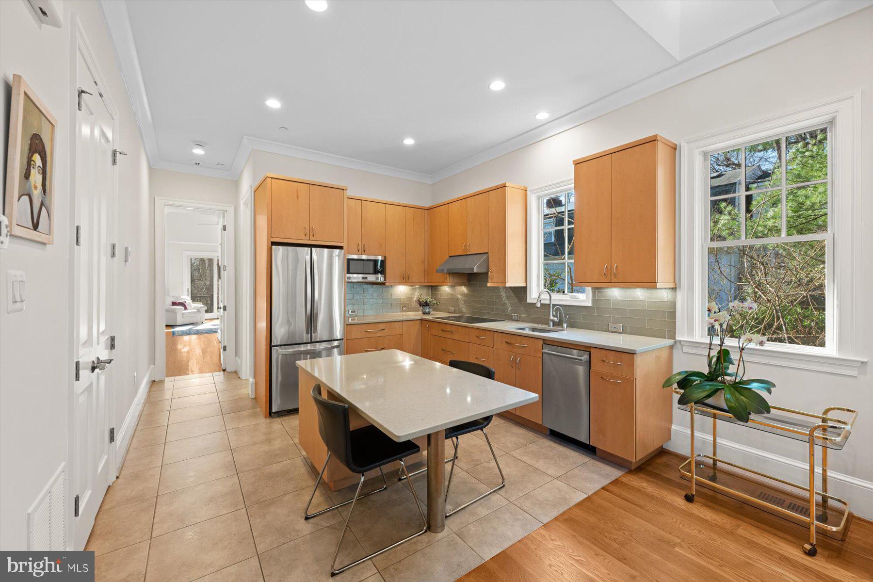 BURNING TREE VIEW - Residential