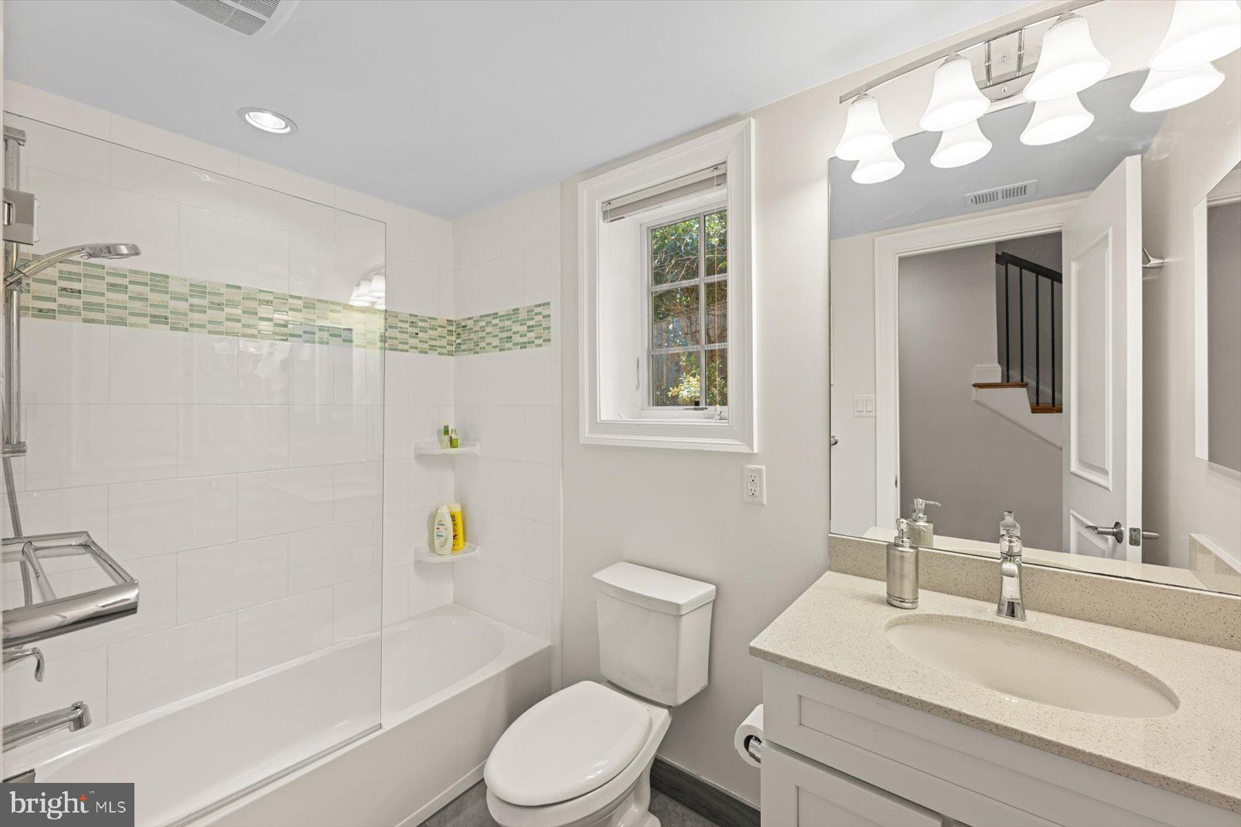 BURNING TREE VIEW - Residential