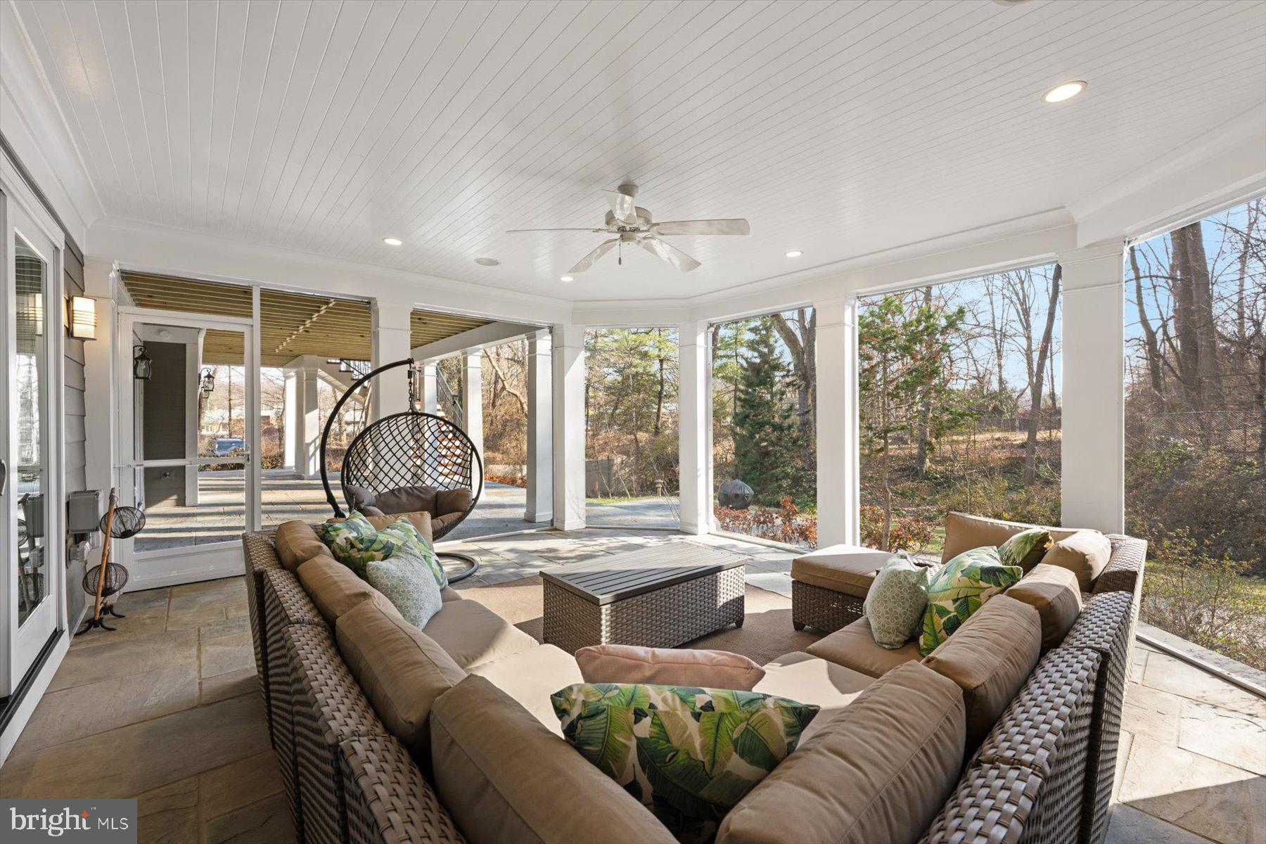 BURNING TREE VIEW - Residential