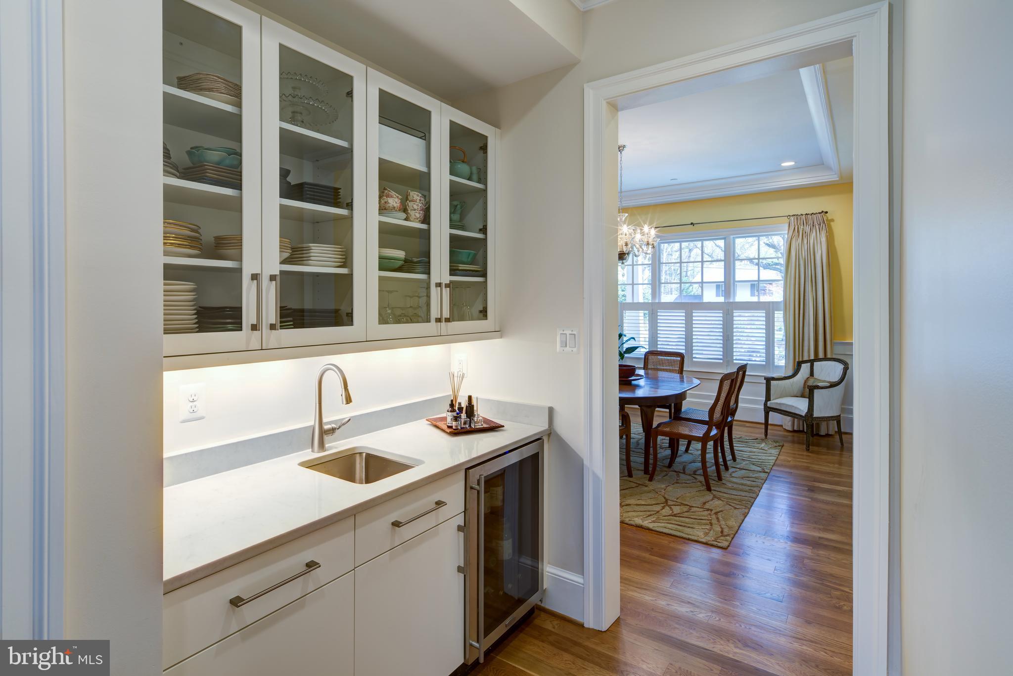 BURNING TREE VIEW - Residential