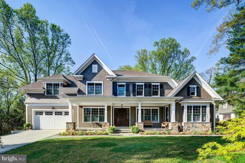 Photo of 7318 Burdette Court, BETHESDA, MD 20817 (MLS # MDMC2220136)