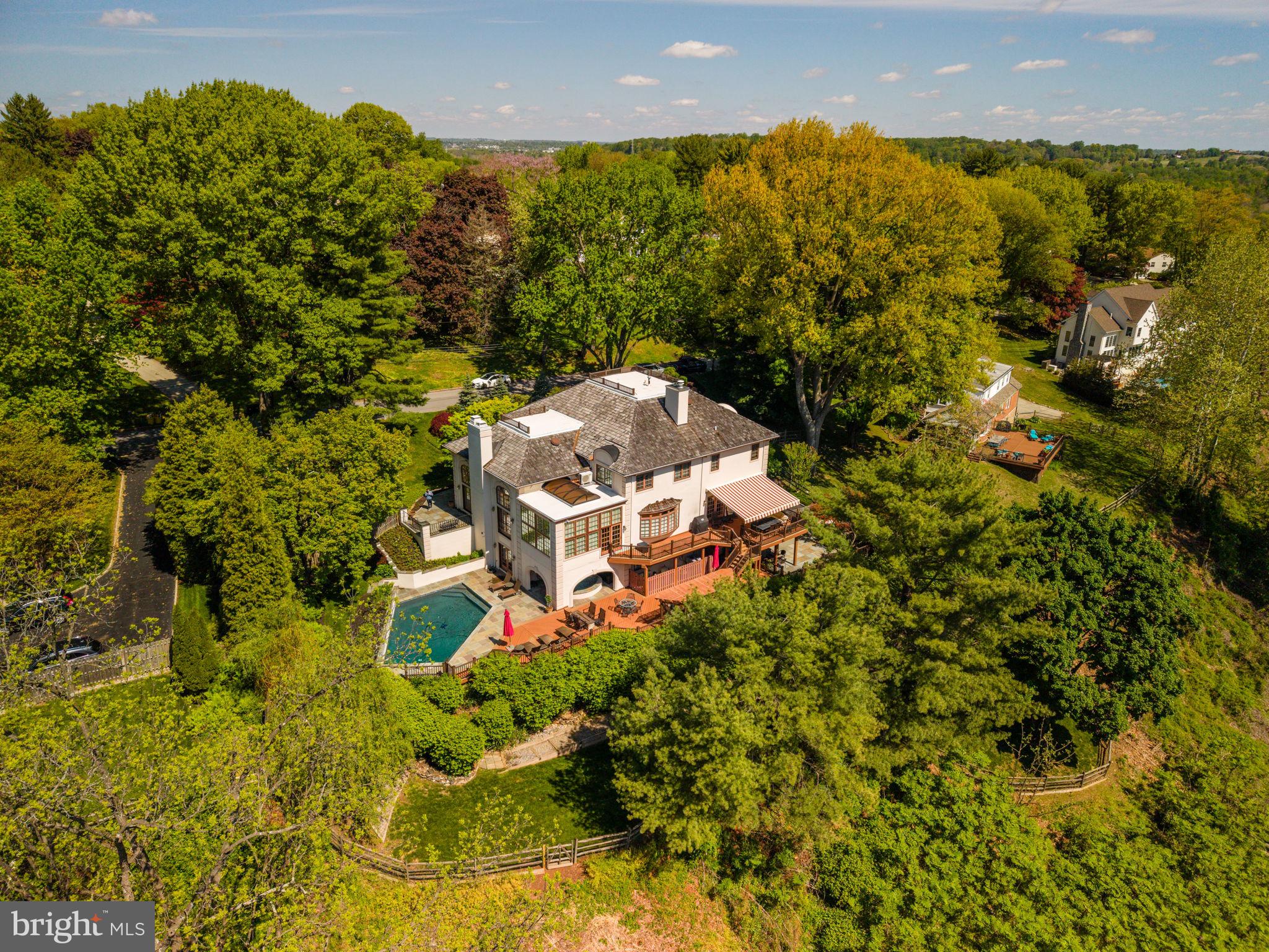 GLADWYNE - Residential