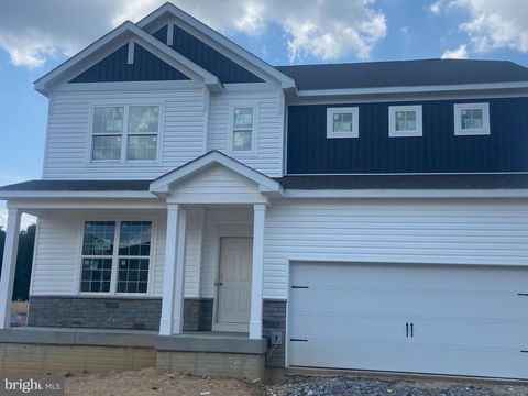 Photo of 151 Erica Lane, COLUMBIA, PA 17512 (MLS # PALA2052726)