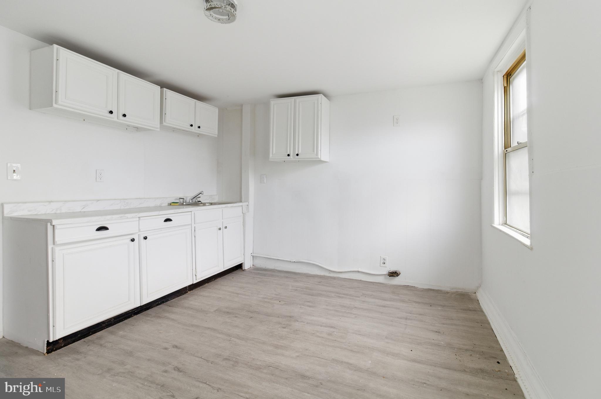 ELLWOOD PARK - Residential