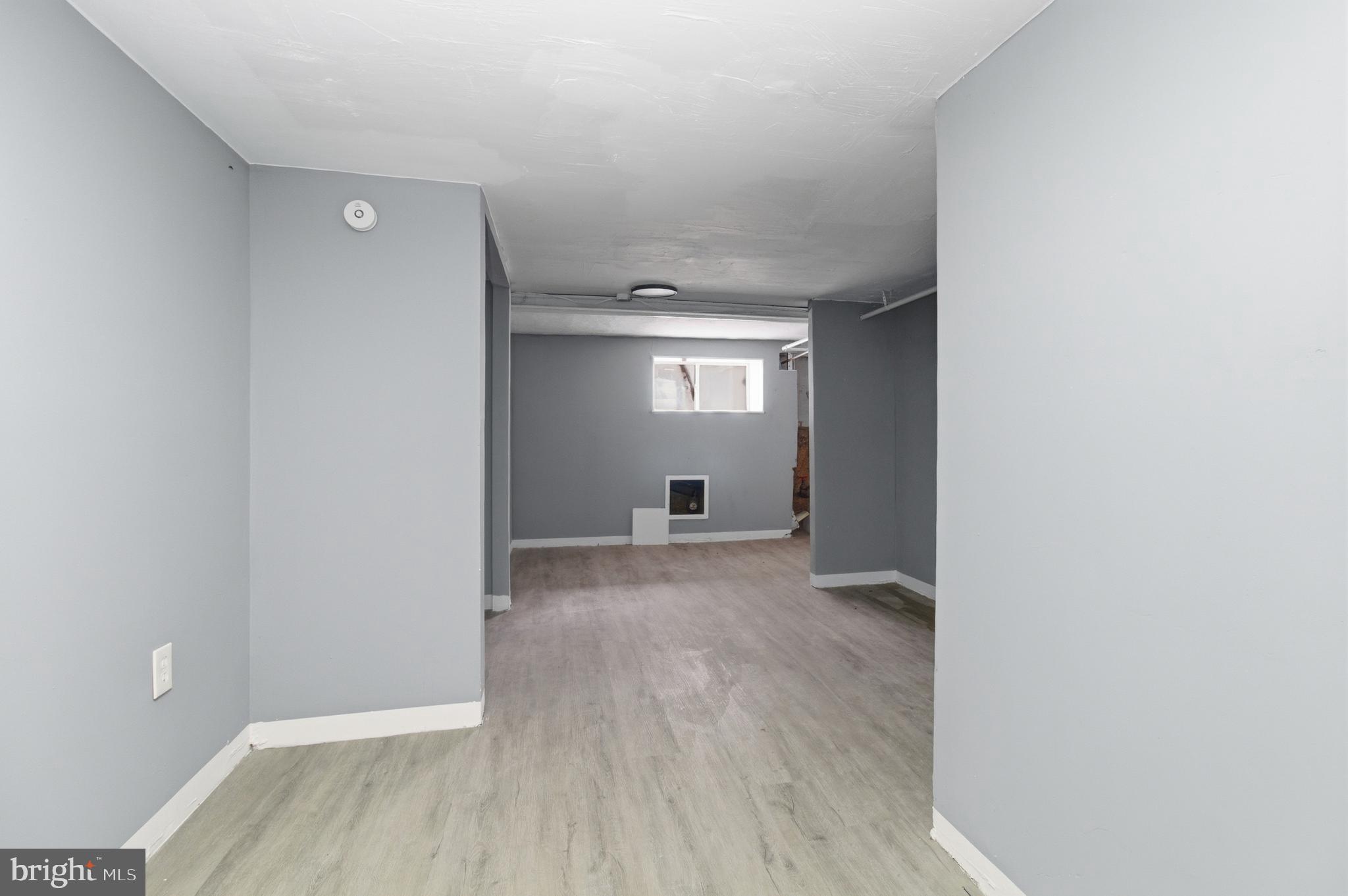 ELLWOOD PARK - Residential