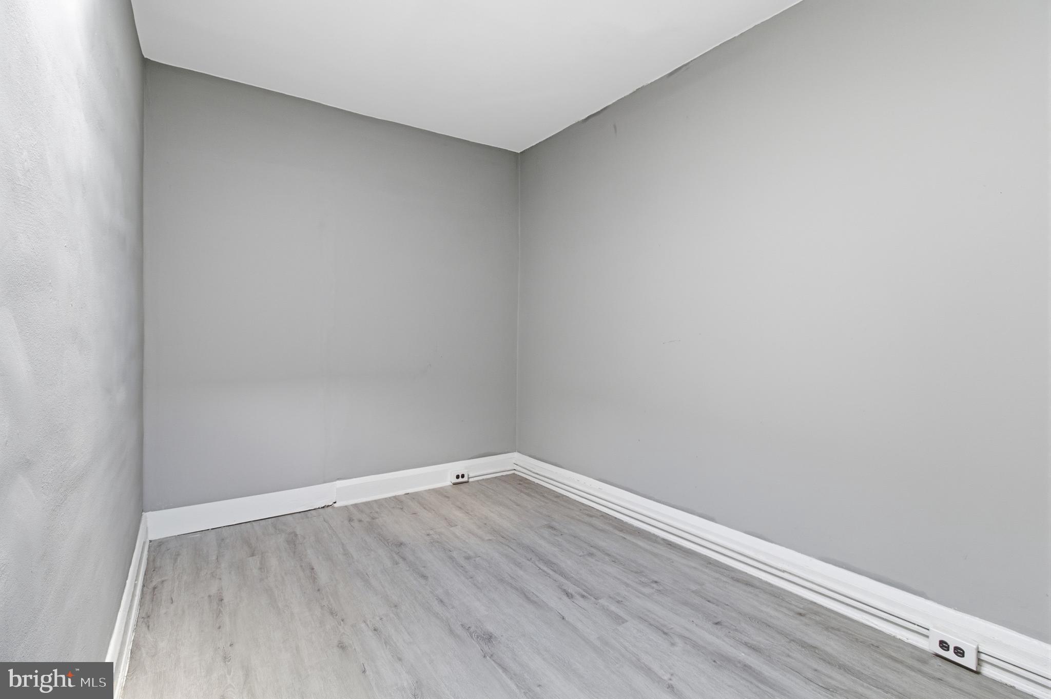 ELLWOOD PARK - Residential