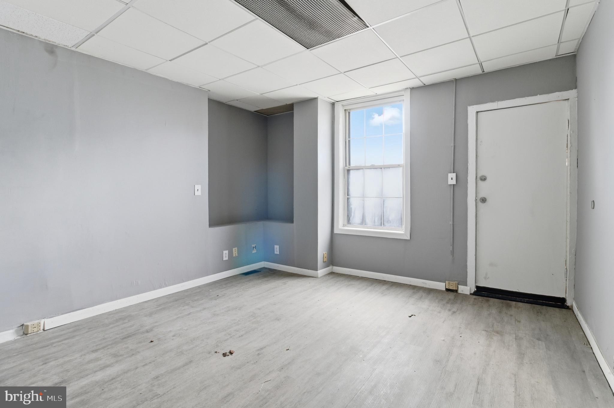 ELLWOOD PARK - Residential