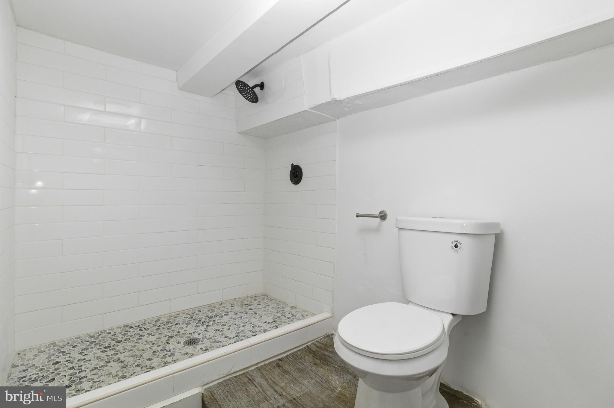 ELLWOOD PARK - Residential