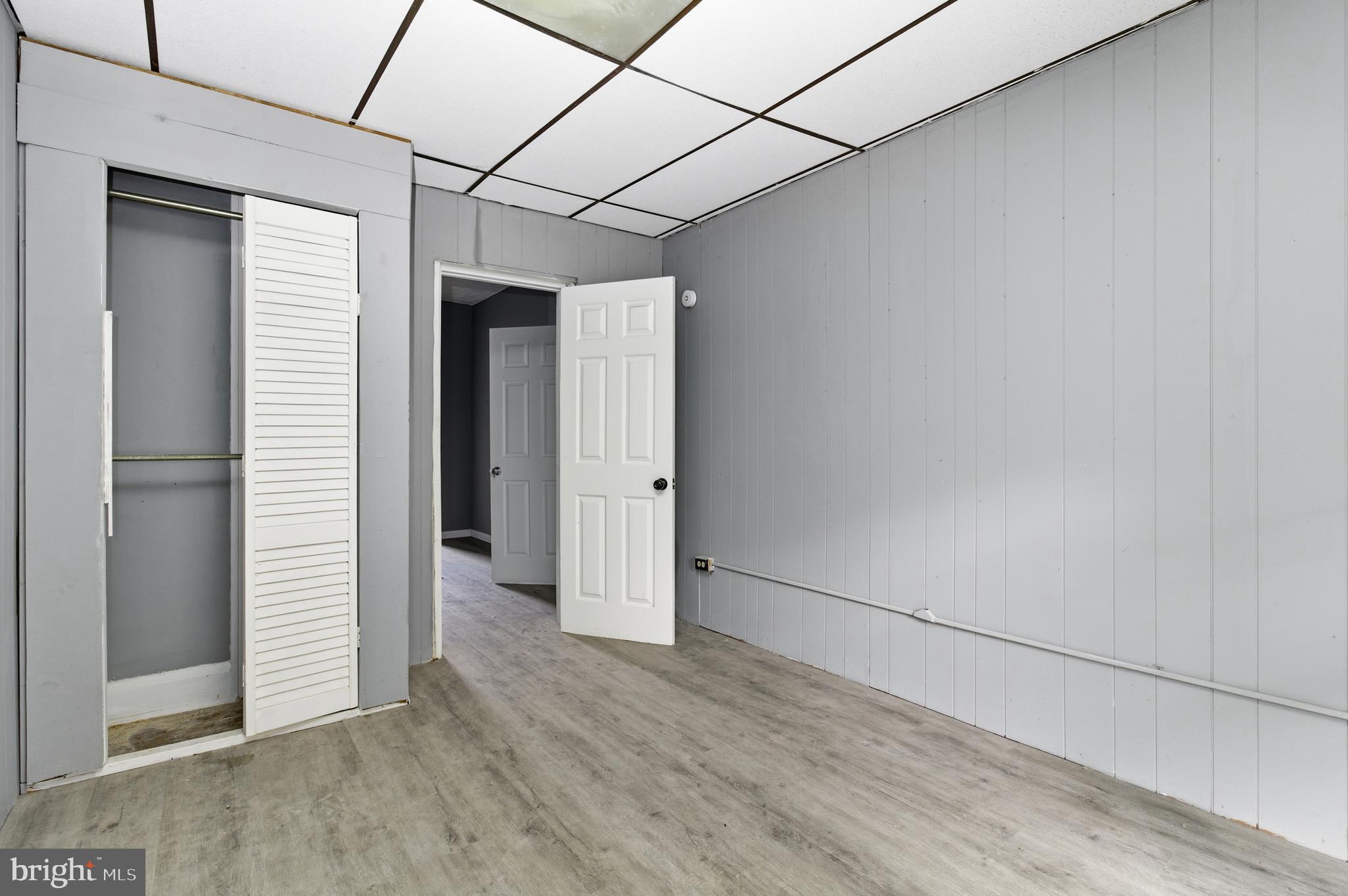 ELLWOOD PARK - Residential