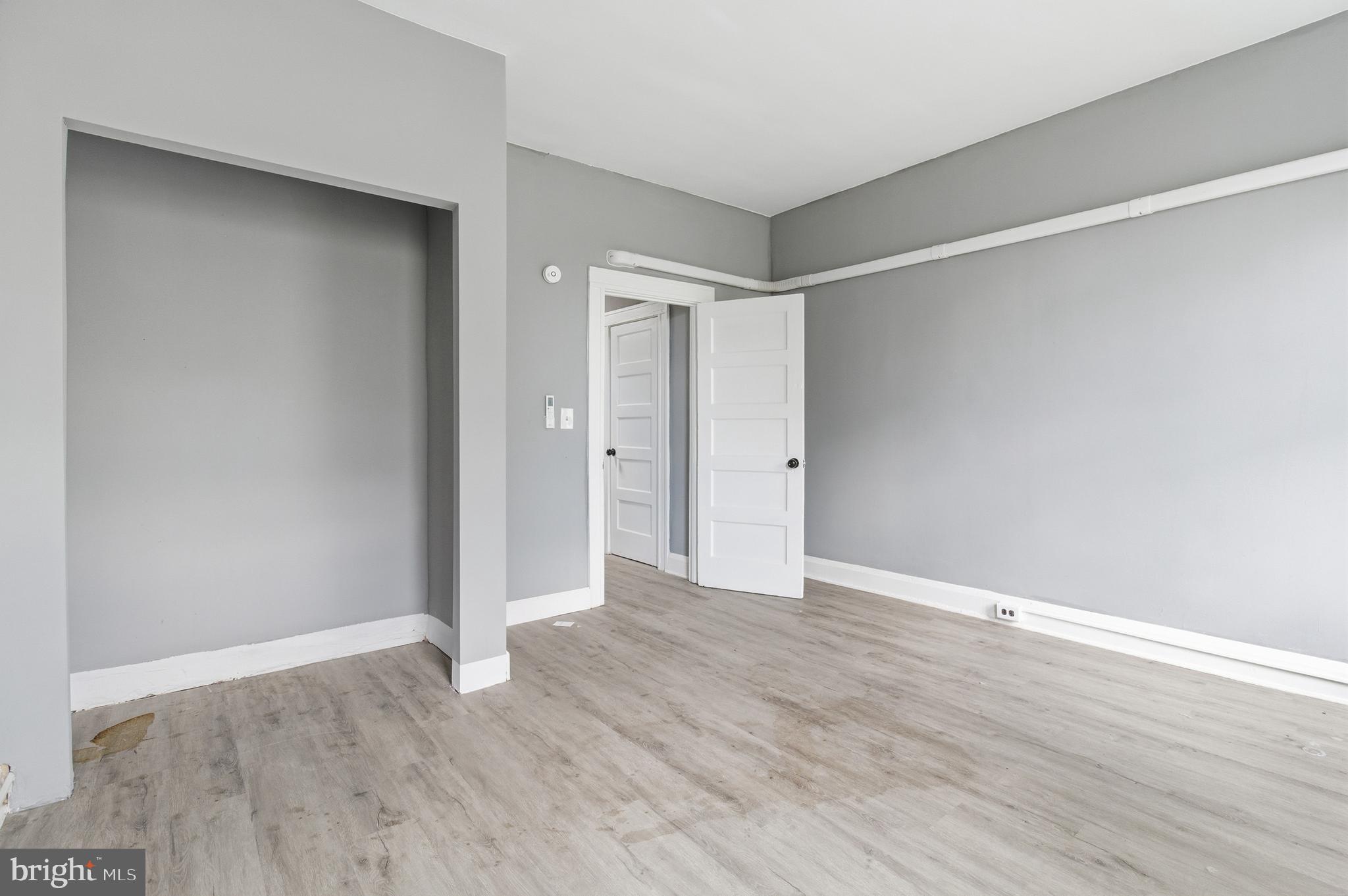 ELLWOOD PARK - Residential