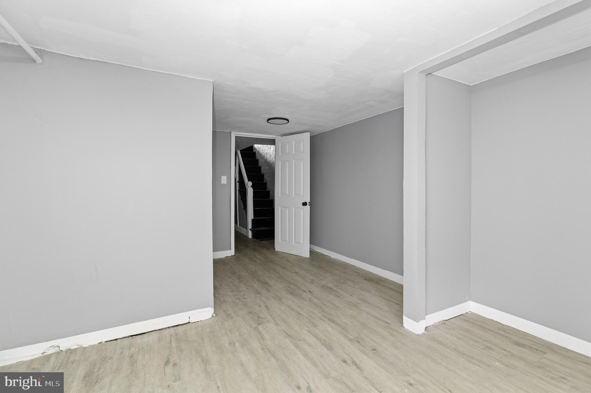 ELLWOOD PARK - Residential