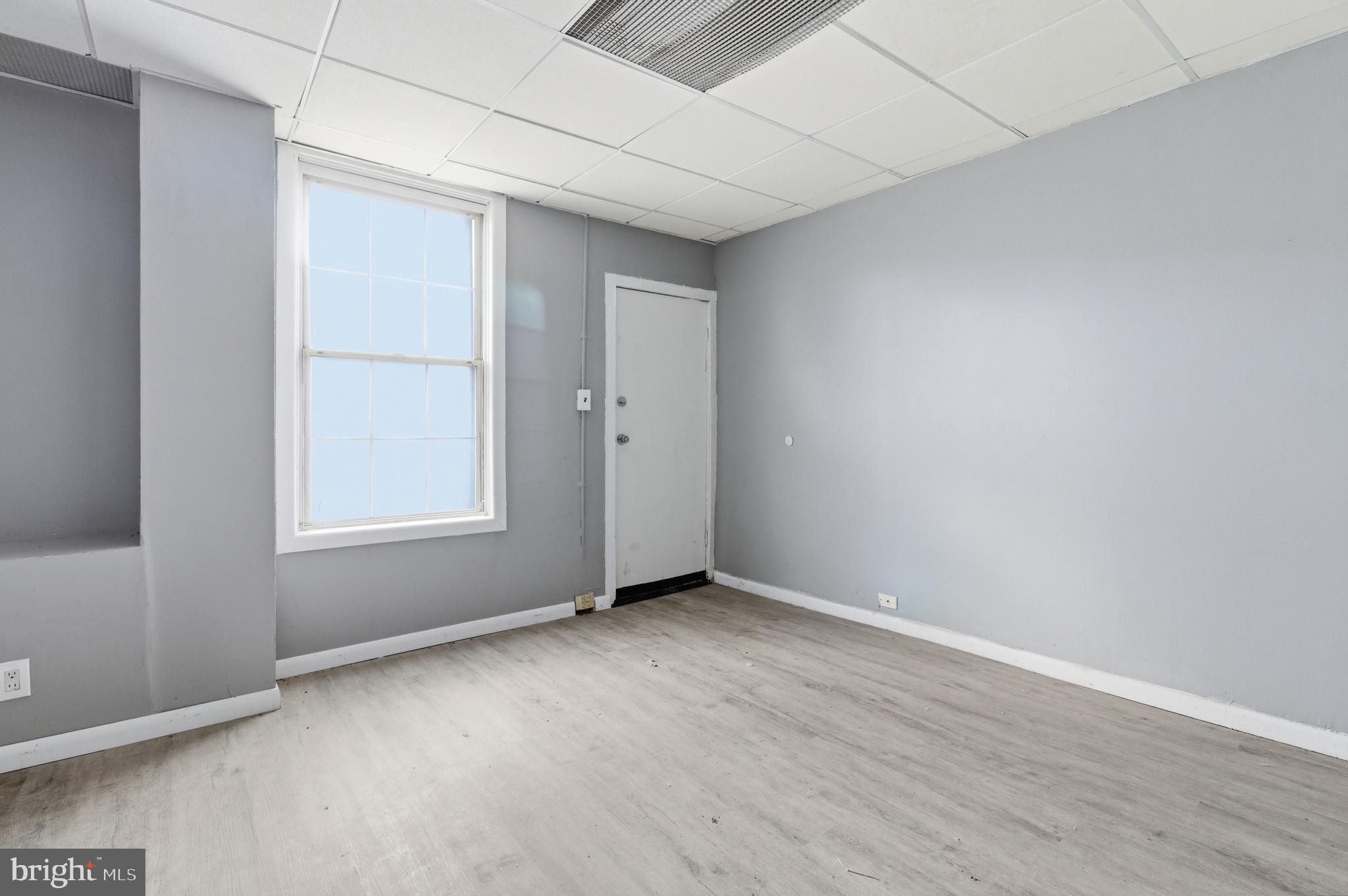 ELLWOOD PARK - Residential