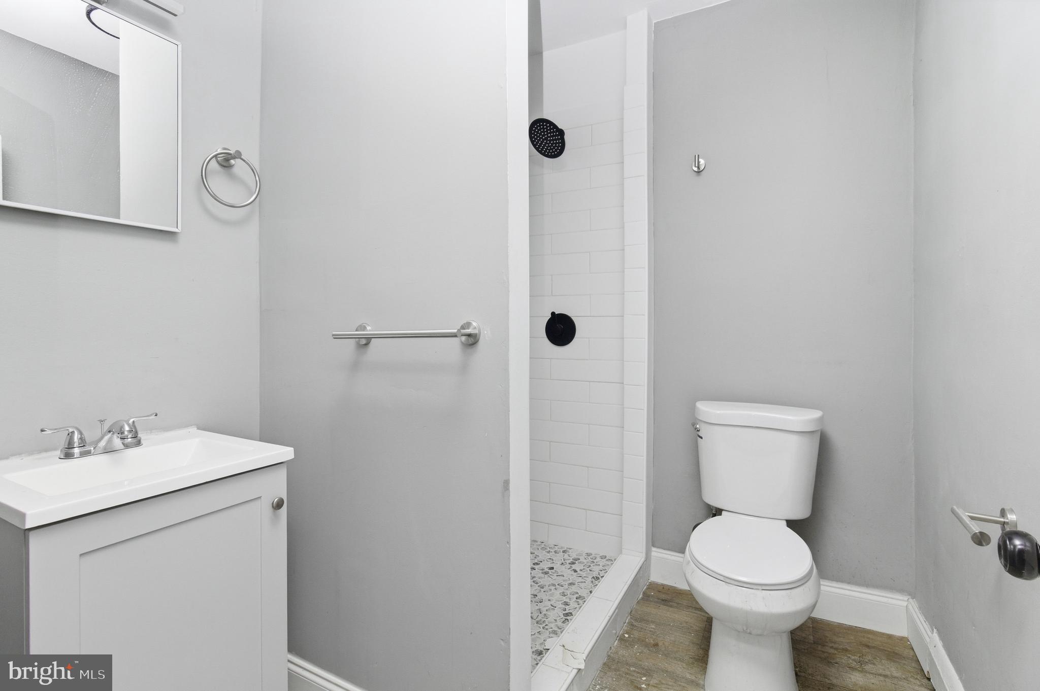 ELLWOOD PARK - Residential