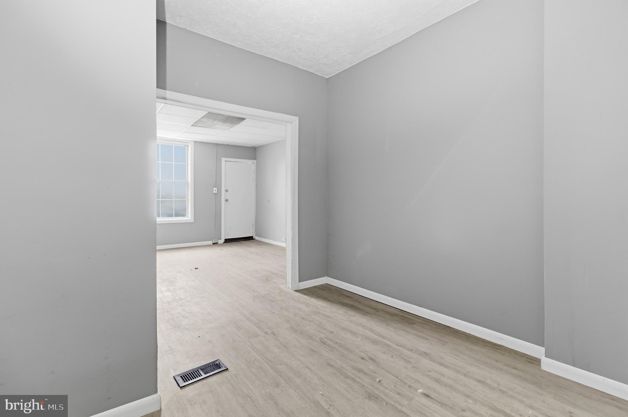 ELLWOOD PARK - Residential