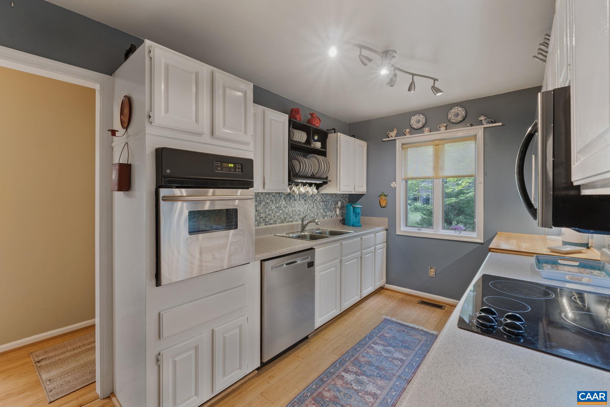 LAKE MONTICELLO - Residential