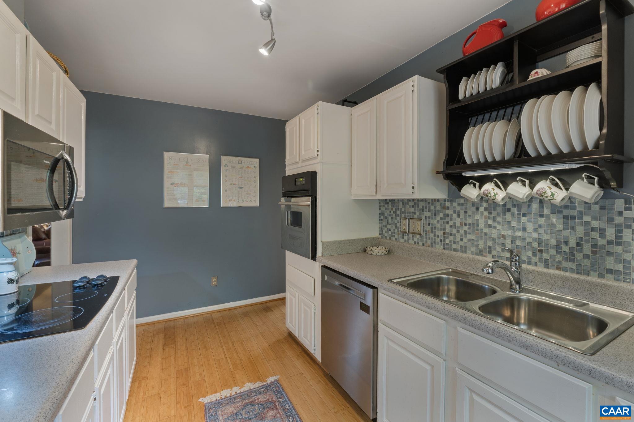 LAKE MONTICELLO - Residential