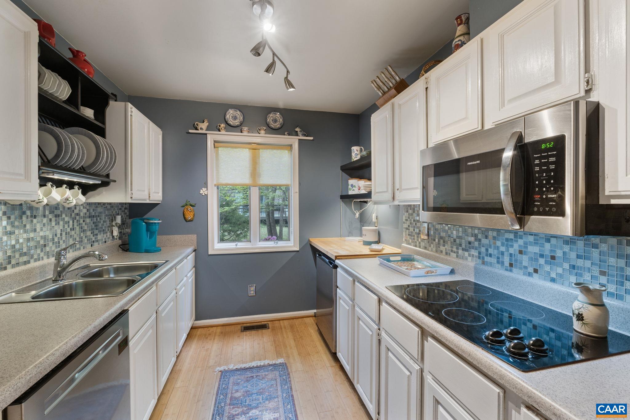 LAKE MONTICELLO - Residential