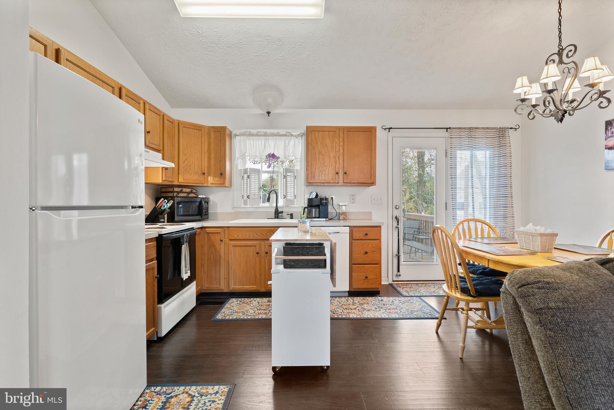 HAMILTONS CROSSING - Residential