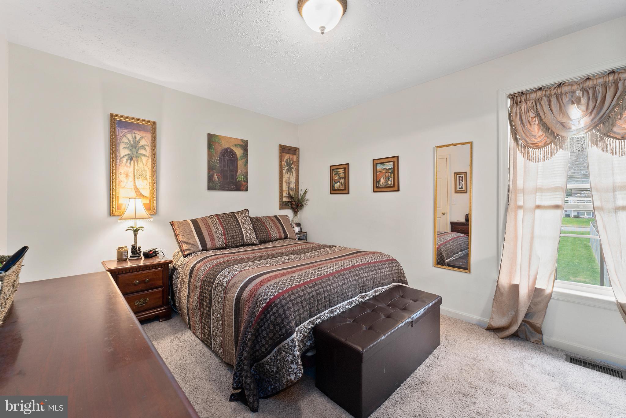 HAMILTONS CROSSING - Residential