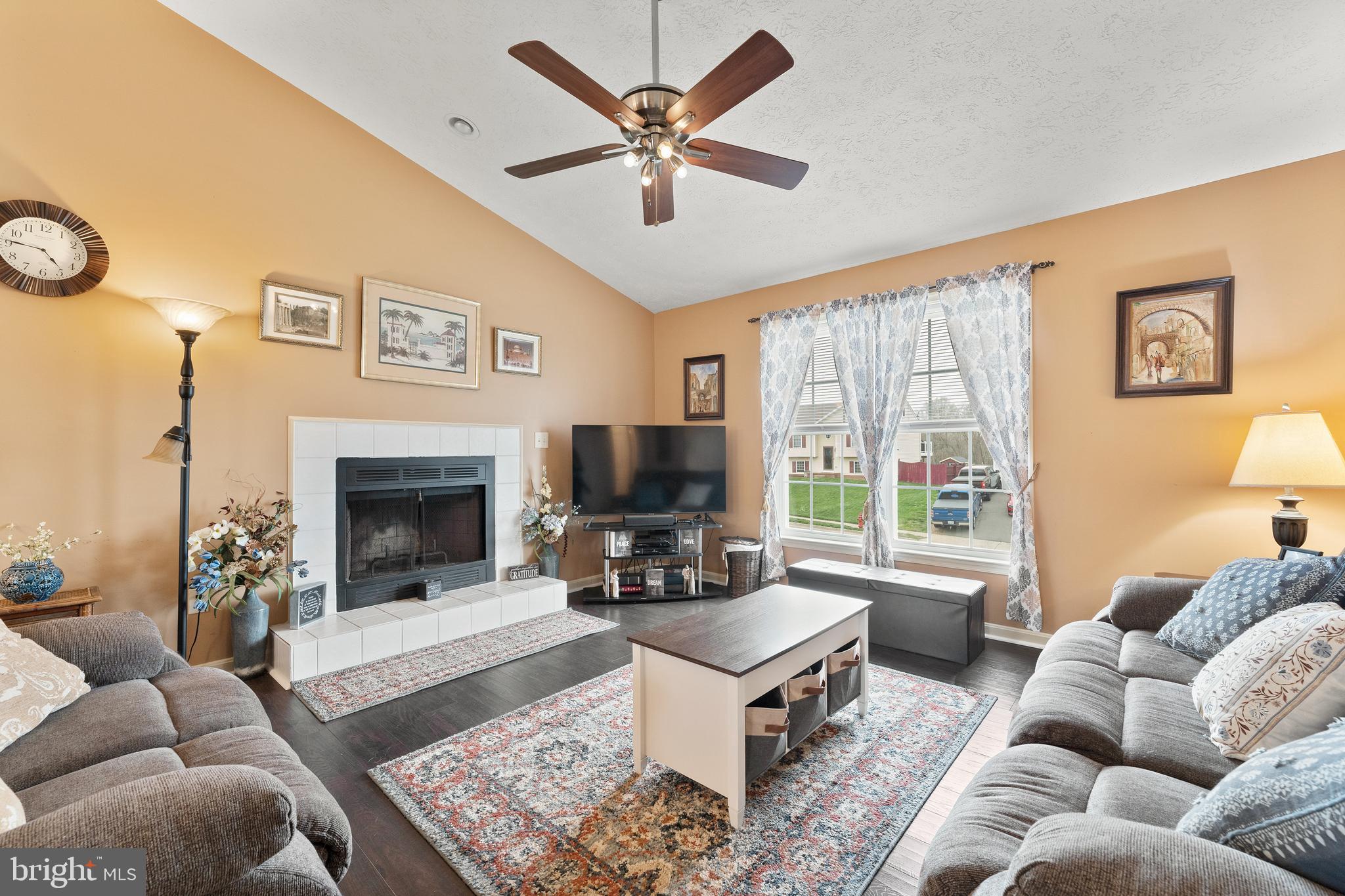 HAMILTONS CROSSING - Residential