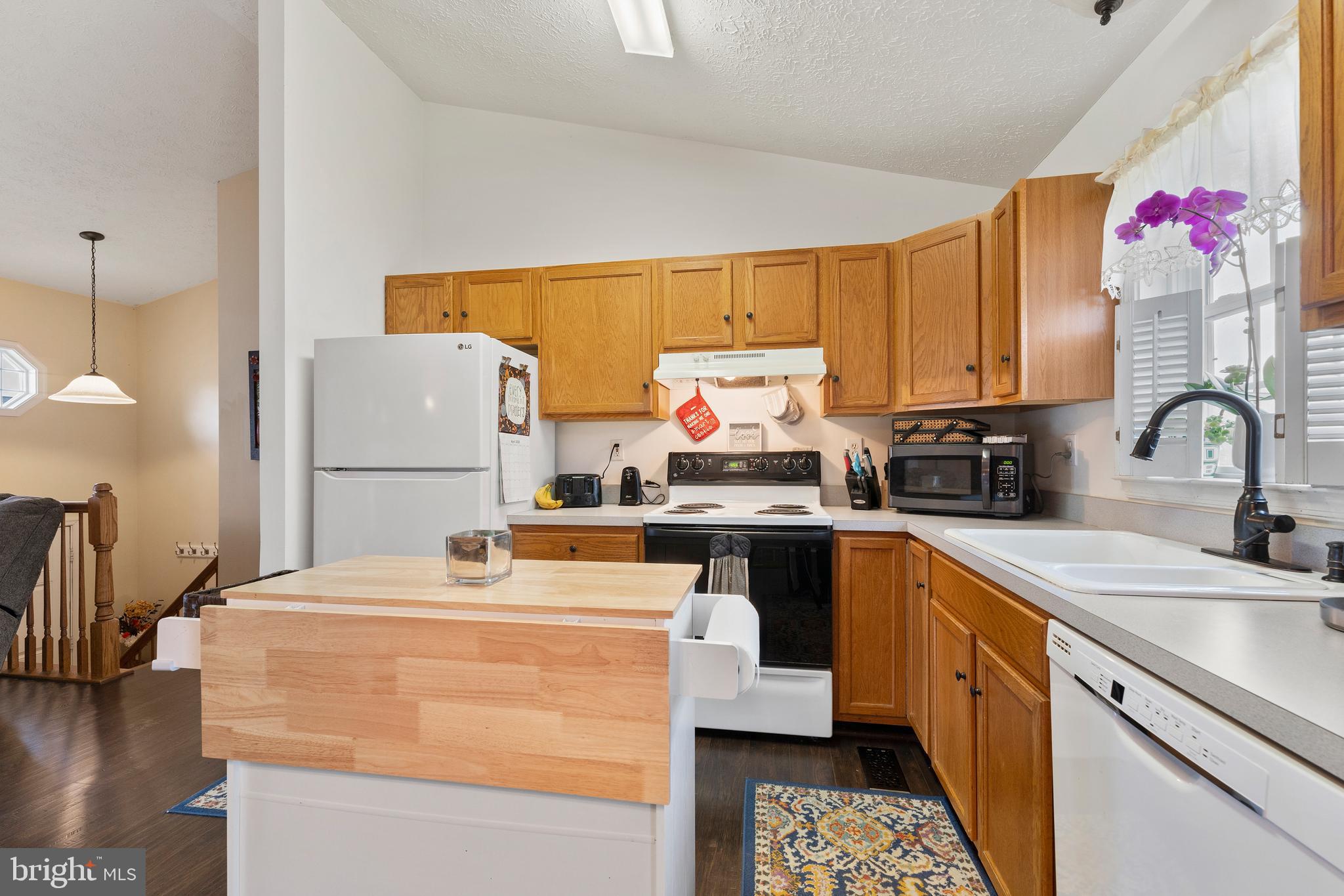 HAMILTONS CROSSING - Residential