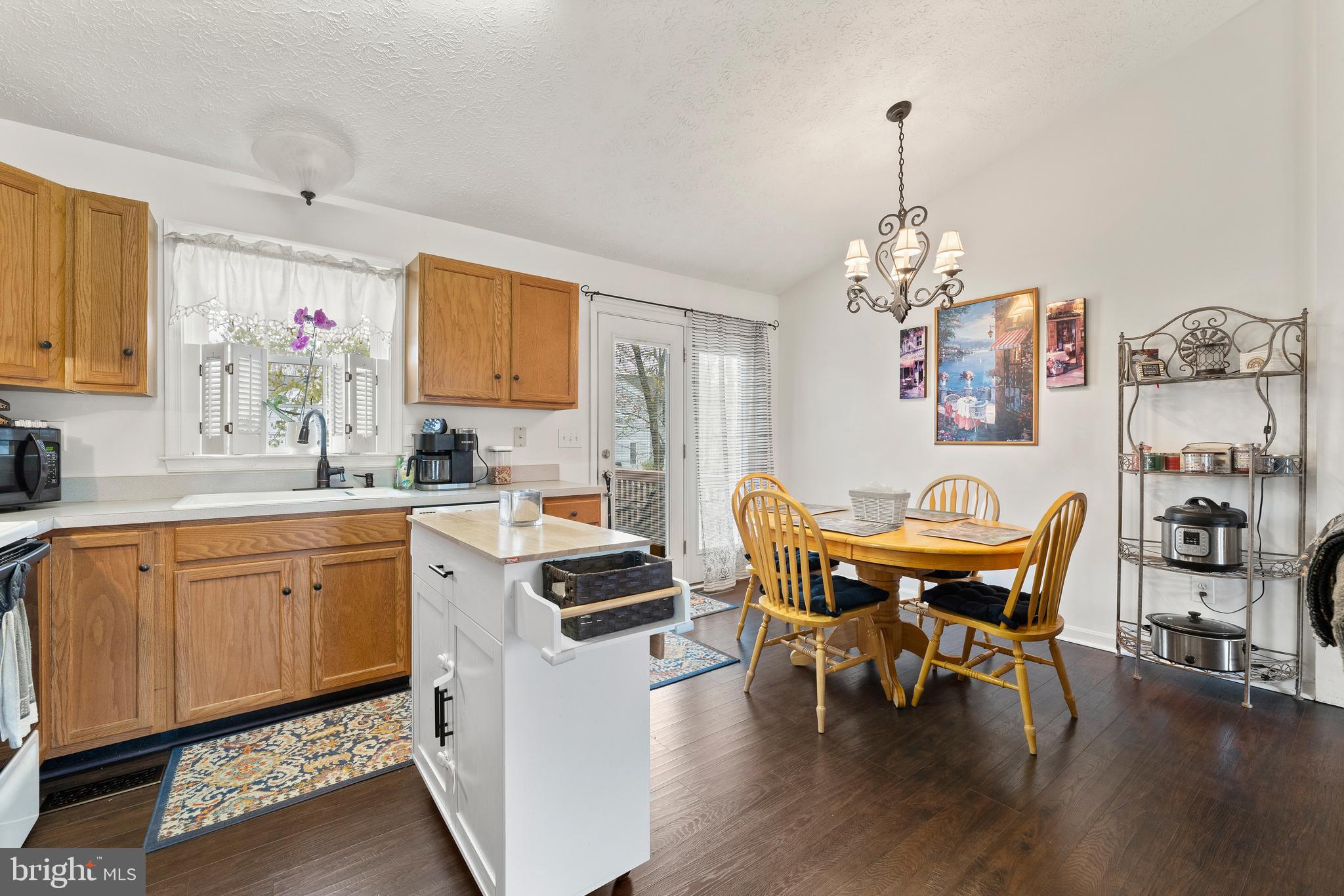 HAMILTONS CROSSING - Residential