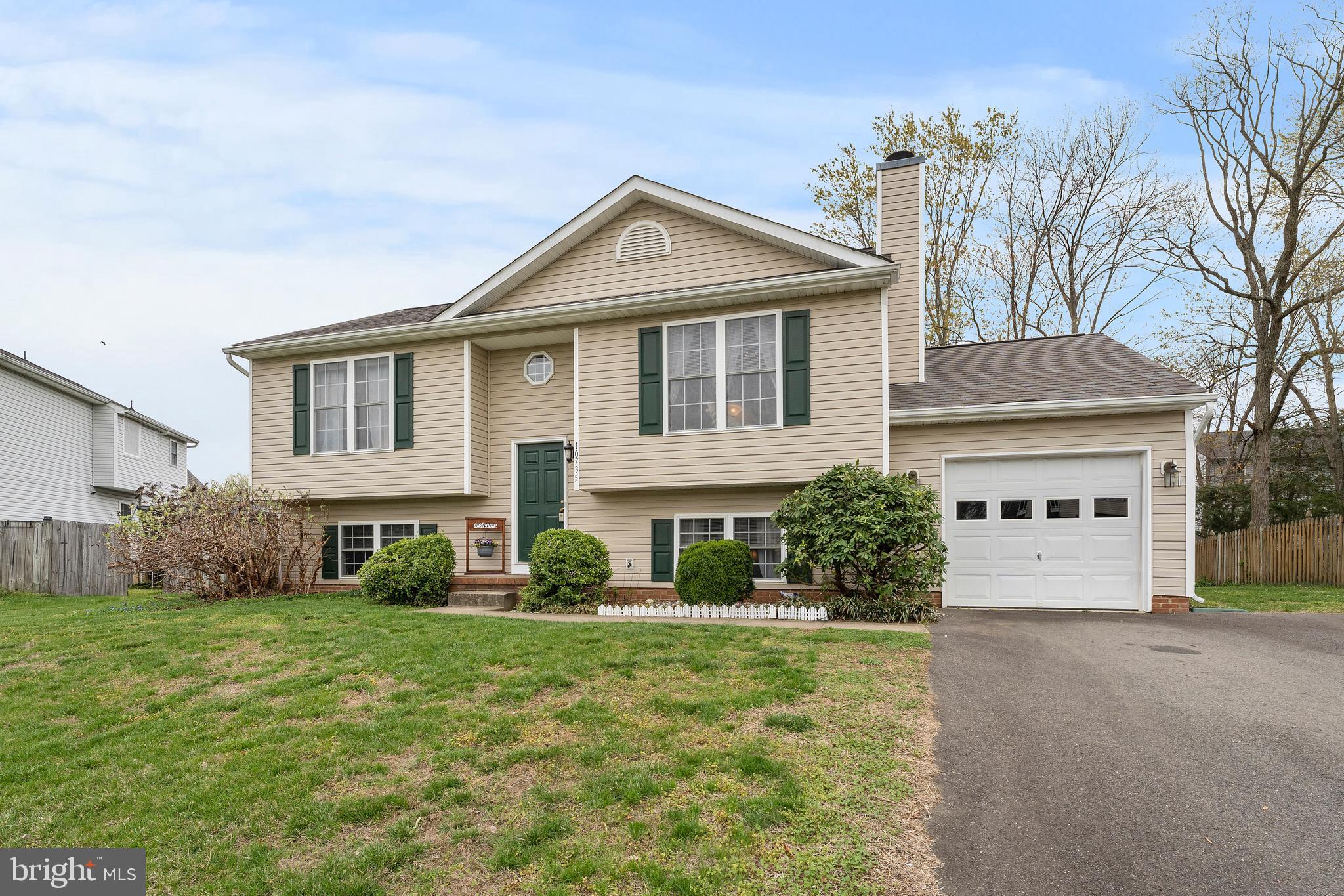 HAMILTONS CROSSING - Residential