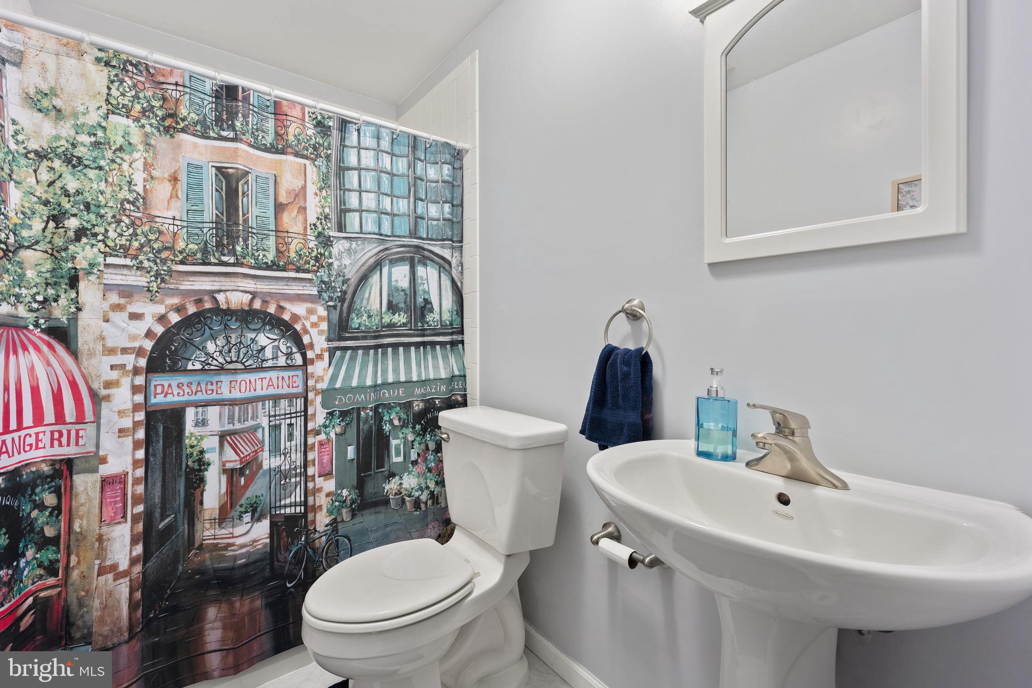 HAMILTONS CROSSING - Residential