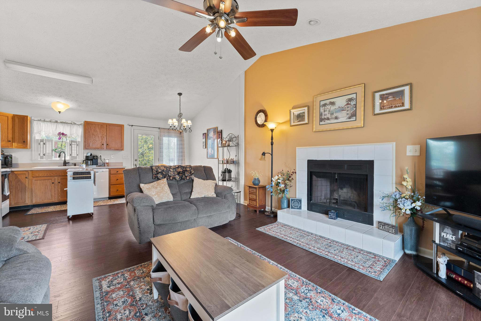 HAMILTONS CROSSING - Residential