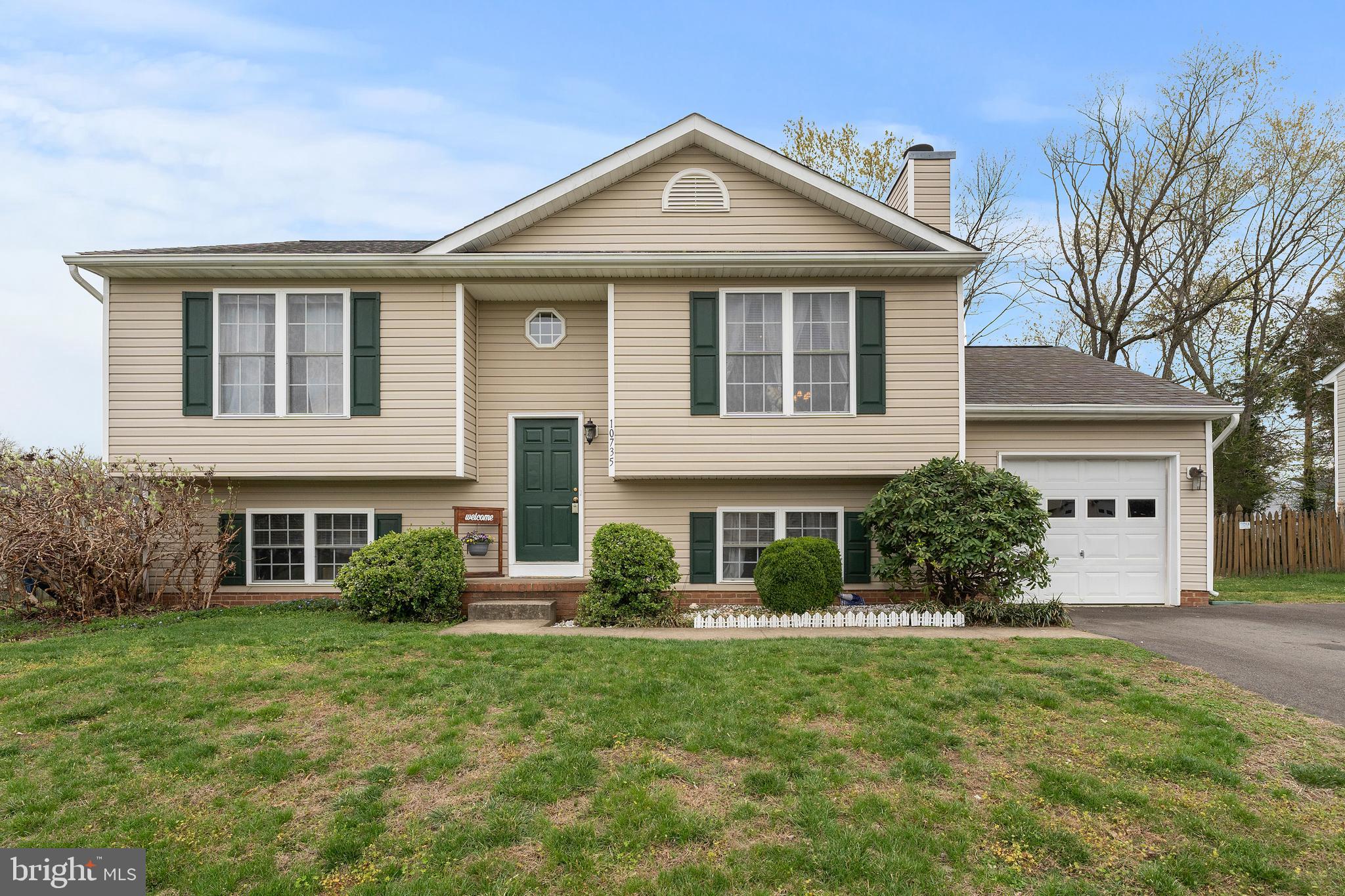 HAMILTONS CROSSING - Residential