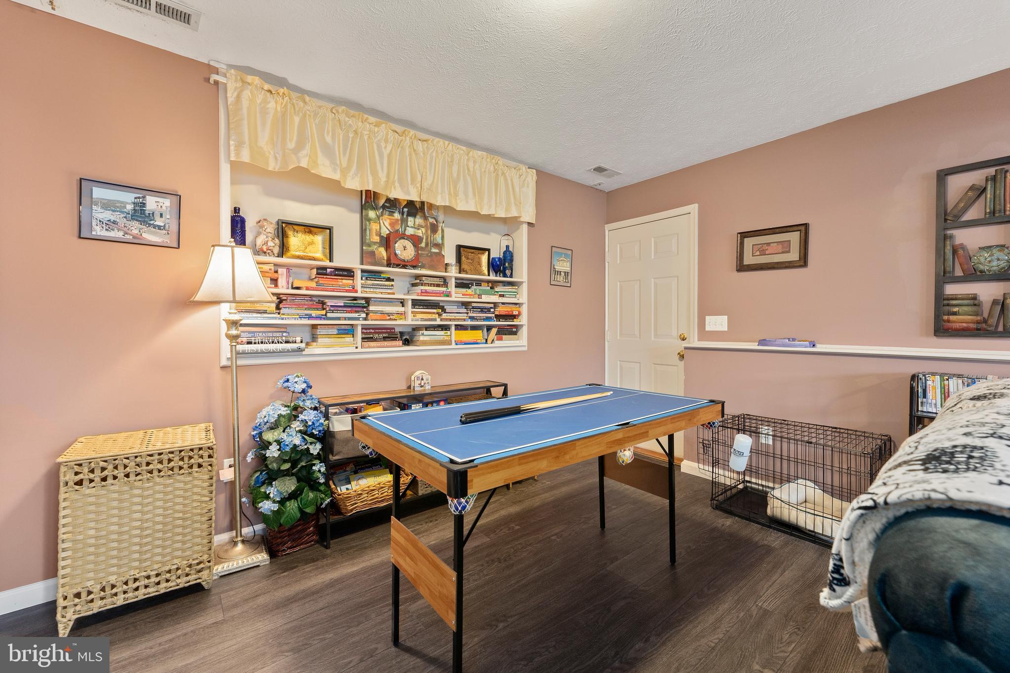 HAMILTONS CROSSING - Residential