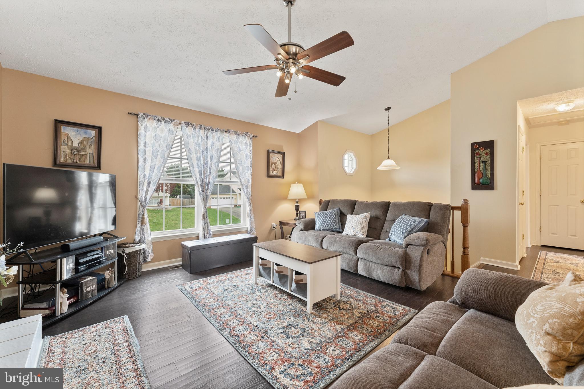 HAMILTONS CROSSING - Residential