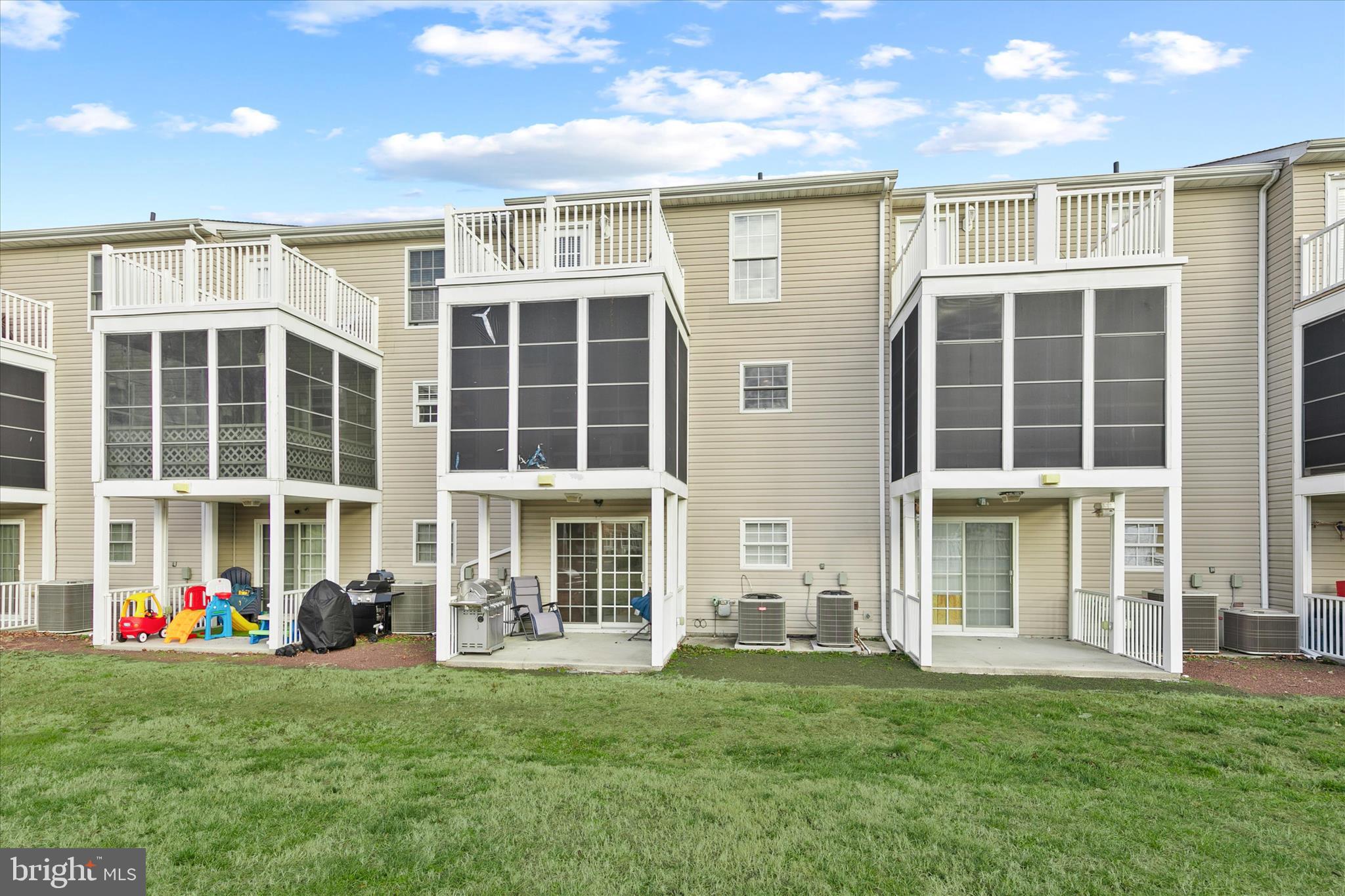 CEA-DAG COURT - Residential