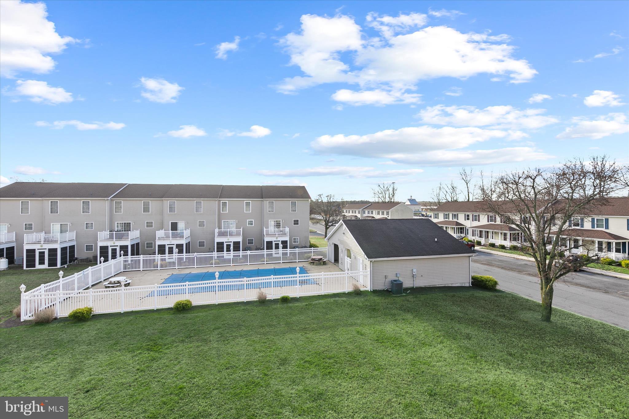 CEA-DAG COURT - Residential