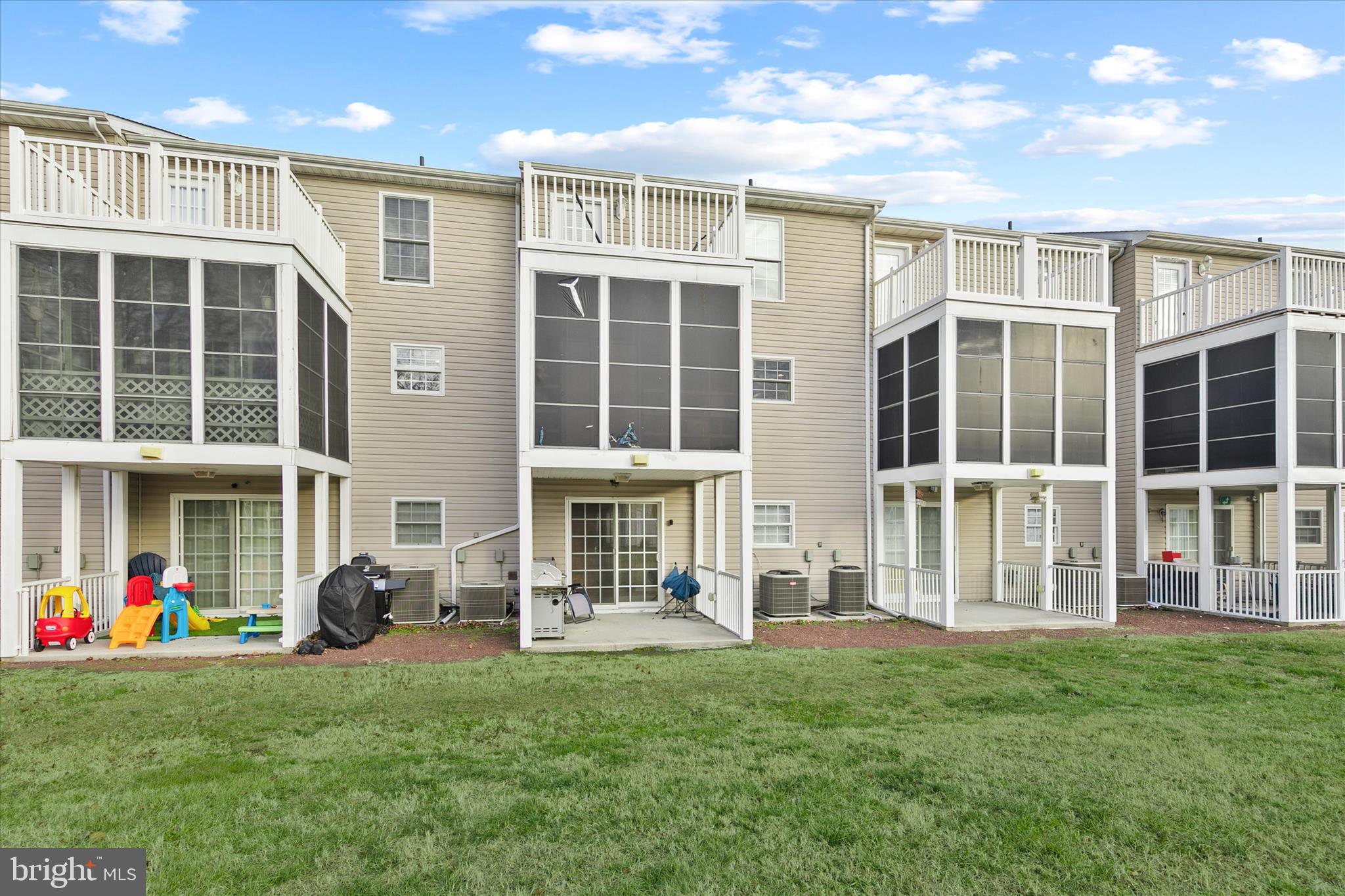 CEA-DAG COURT - Residential