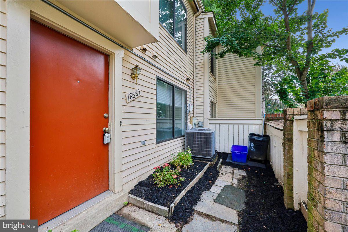 18685 NATHANS PLACE