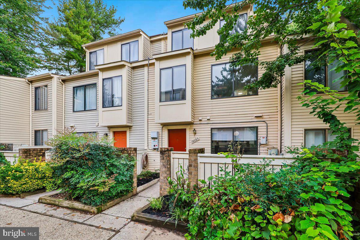 18685 NATHANS PLACE