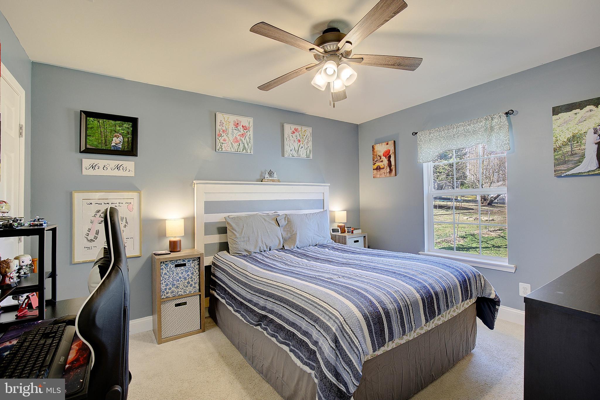 HOLLYWOOD SHORES - Residential