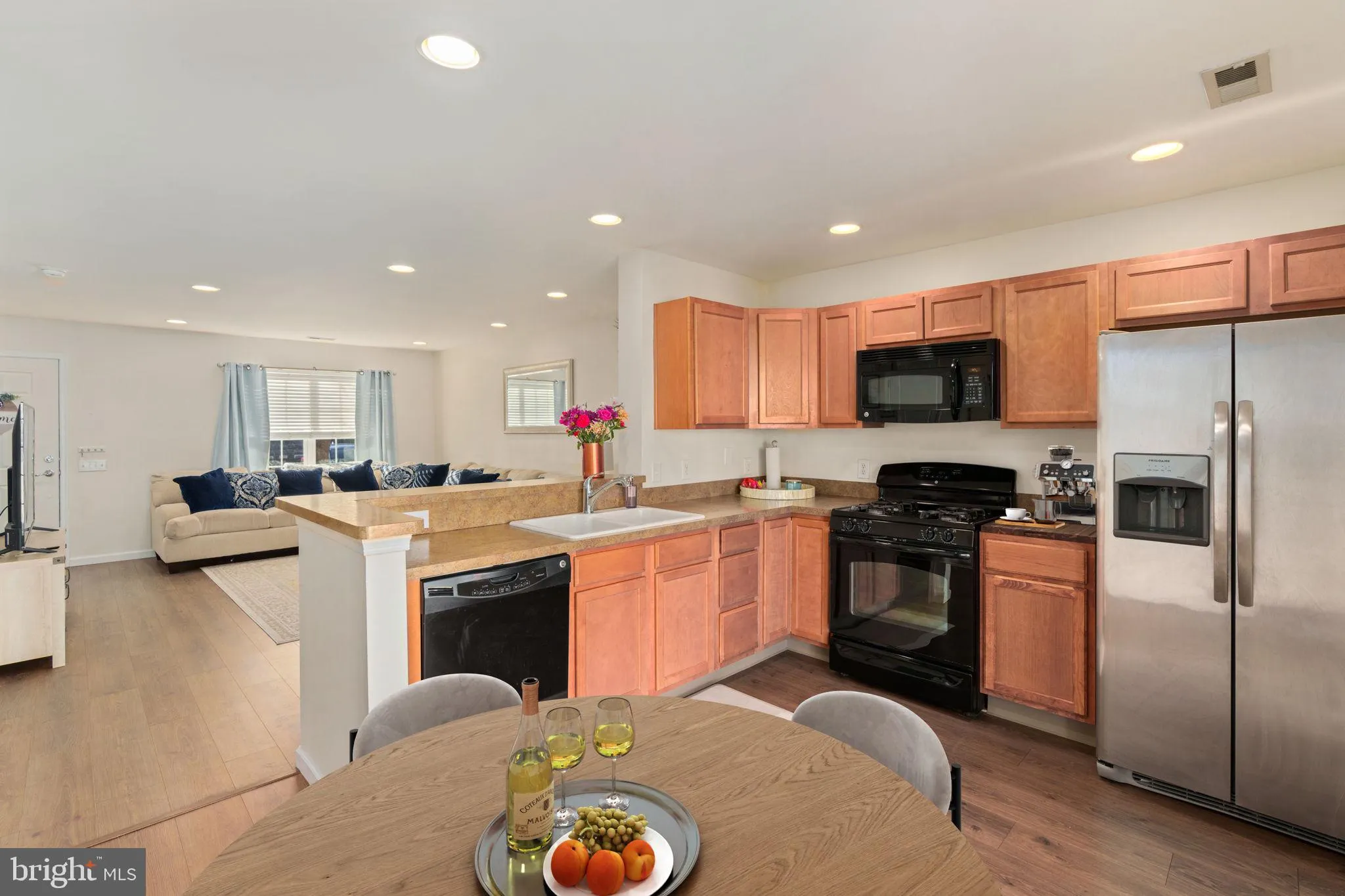 Breinigsville, Pennsylvania 18031, United States, 3 Bedrooms Bedrooms, ,2 BathroomsBathrooms,Residential,Pending,84288