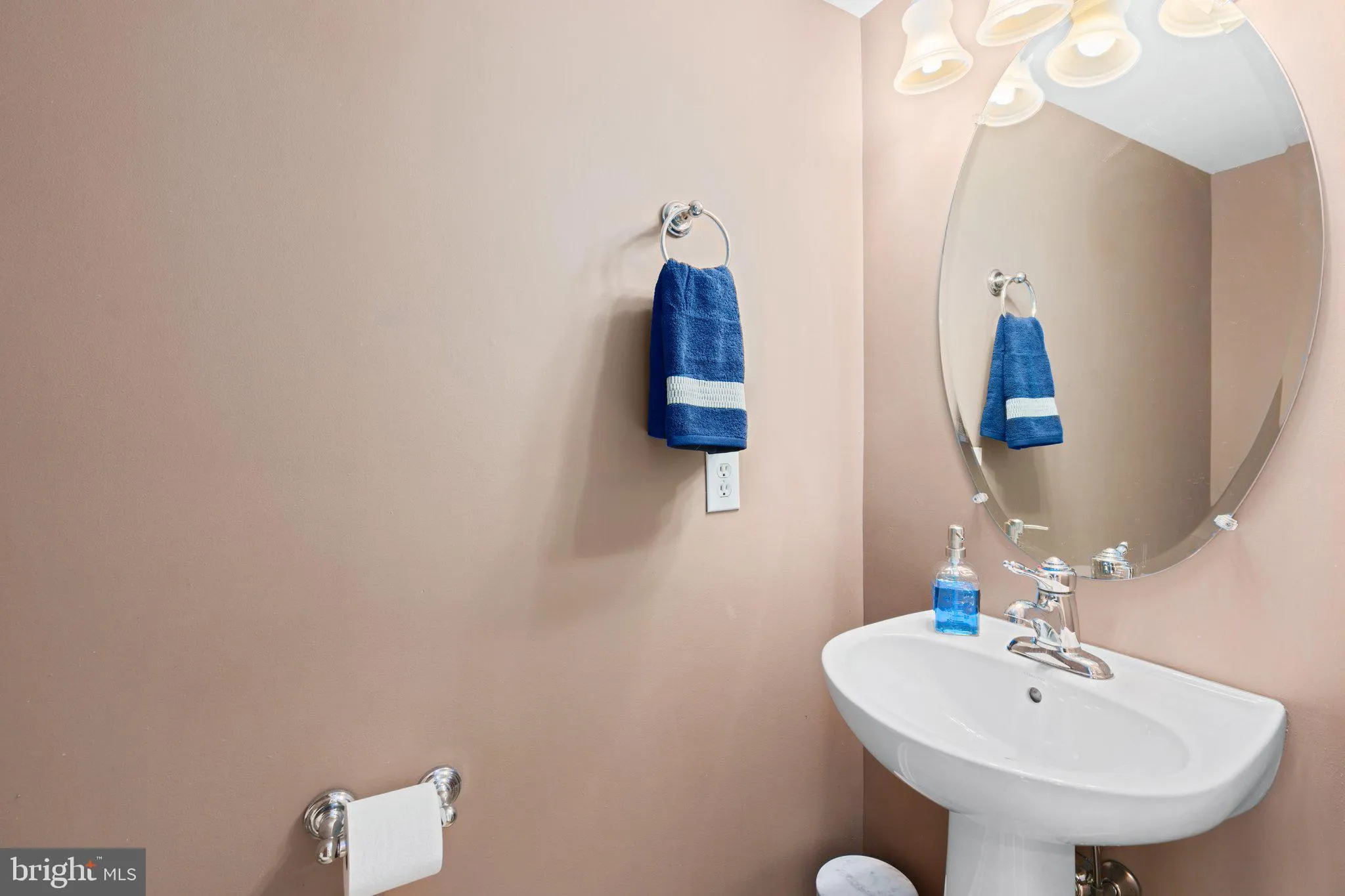 Breinigsville, Pennsylvania 18031, United States, 3 Bedrooms Bedrooms, ,2 BathroomsBathrooms,Residential,Pending,84288