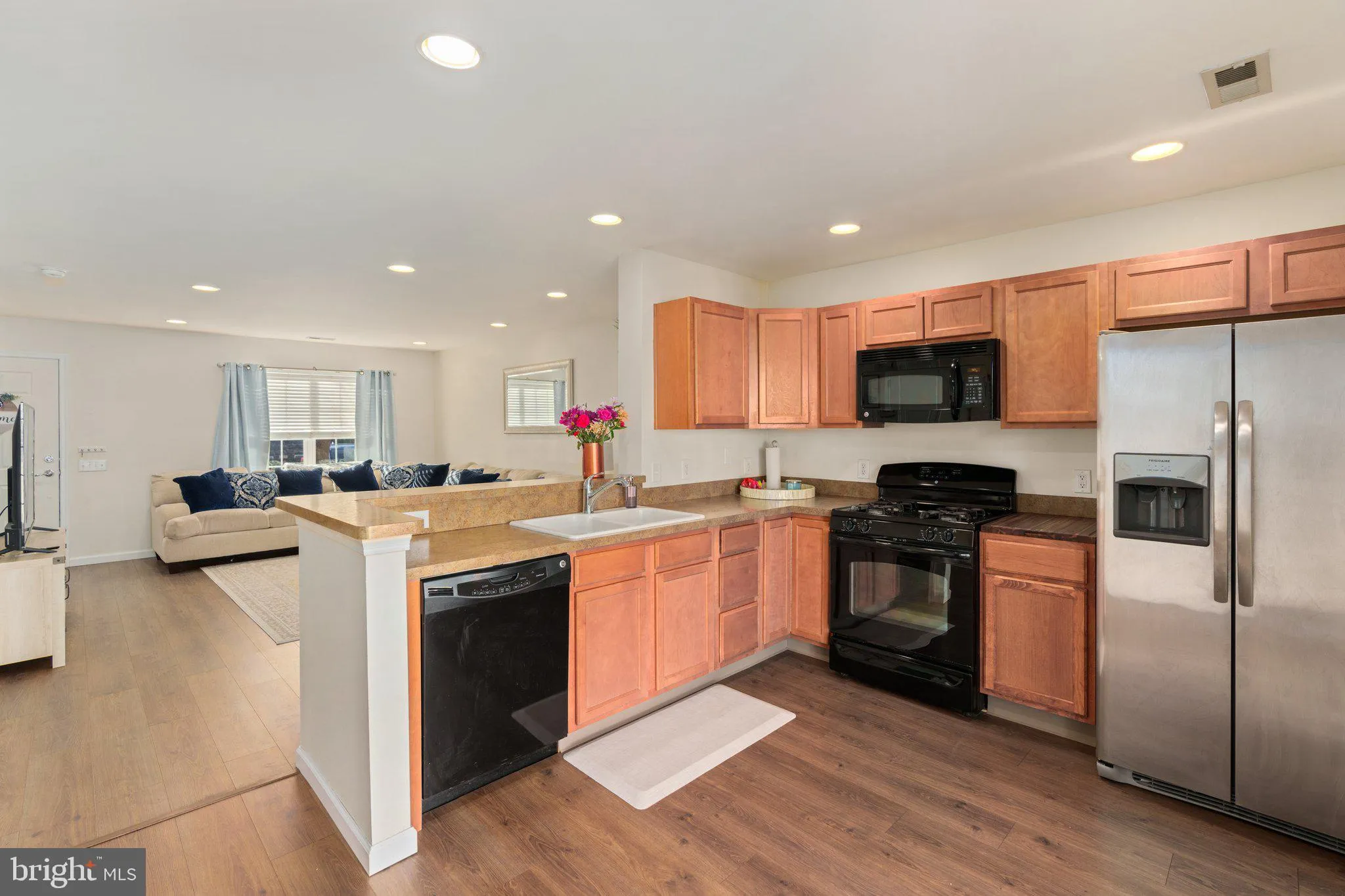 Breinigsville, Pennsylvania 18031, United States, 3 Bedrooms Bedrooms, ,2 BathroomsBathrooms,Residential,Pending,84288