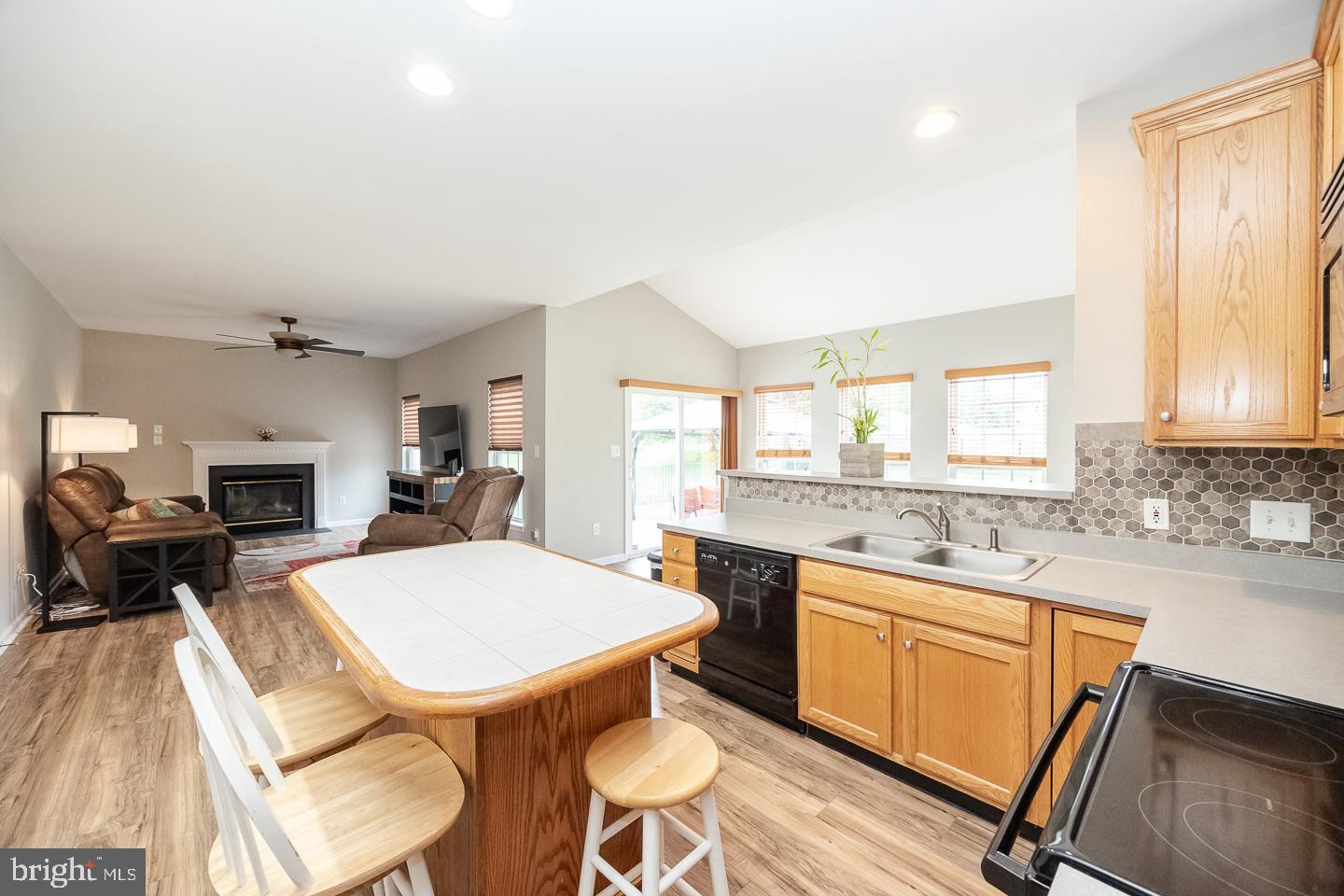 406 FLAGSTONE CIRCLE