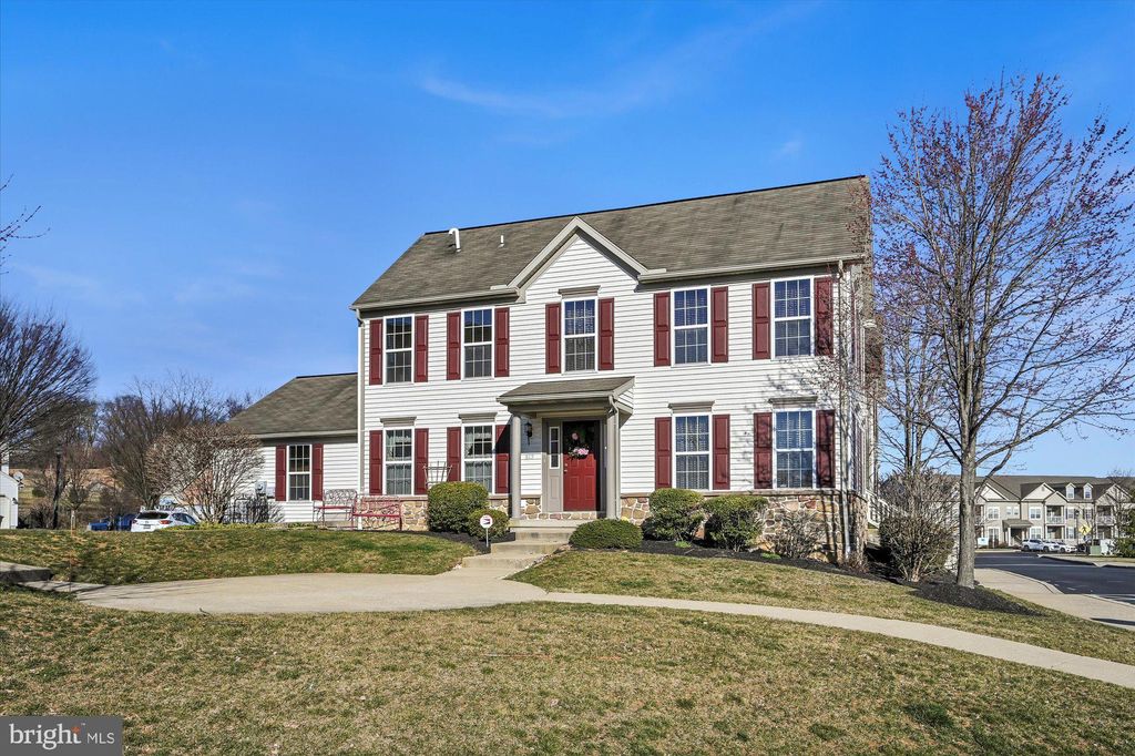 Photo of 615 CREEKSIDE LN, LITITZ, PA 17543 (MLS # PALA2031842)