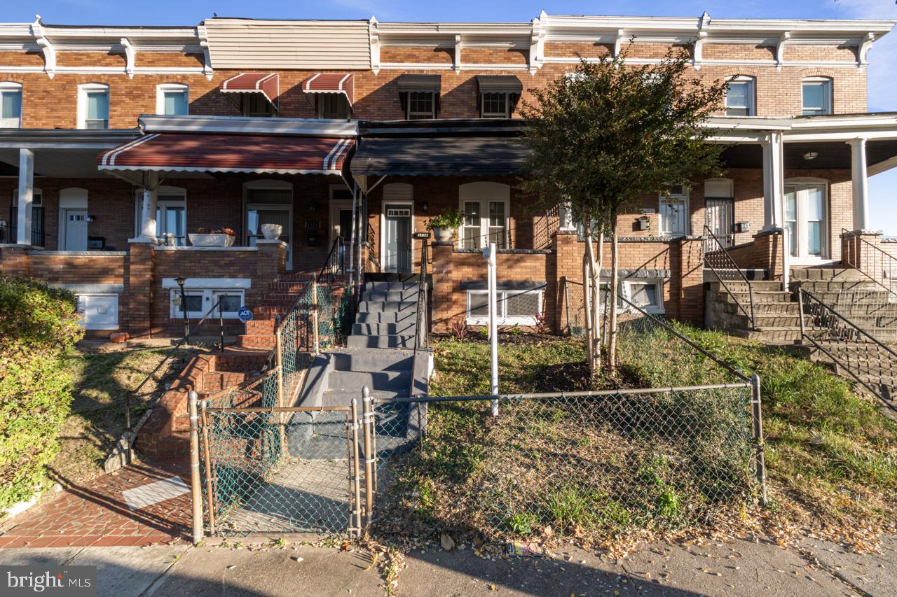 This newly enhanced 3-bedroom, 1.5-bath property is full of charm and potential in the vibrant heart of Baltimore! Perfect for both homeowners and savvy investors, this home features a spacious and welcoming layout. The main level offers ample natural light to a cozy family room—ideal for gatherings and creating memories.
Upstairs, you'll find three well-sized bedrooms that blend privacy and comfort, plus a newly added half bathroom for extra convenience. The full bathroom offers modern amenities, making it easy to relax and unwind. The basement is a unique highlight, with the potential to become an independent suite.
Nestled in a fantastic location, this home is minutes away from shopping, dining, and major transportation routes, offering both ease and accessibility
, "Seller to contribute $10,000 toward buyer's closing costs with an acceptable offer. Contact us for details!"
Schedule a showing today and make it yours! 👏