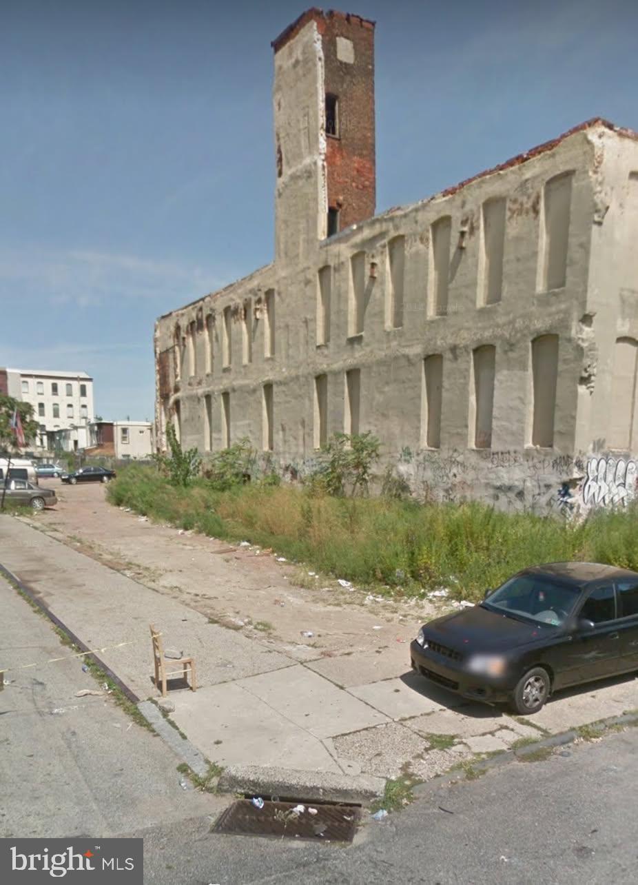 Large vacant building lot in rapidly developing West Kensington. Being sold as is, proof of funds and a 10% deposit required. Buyer responsible for city resale certificate. Seller requests that buyer use Sellers's title company for title insurance and settlement.
