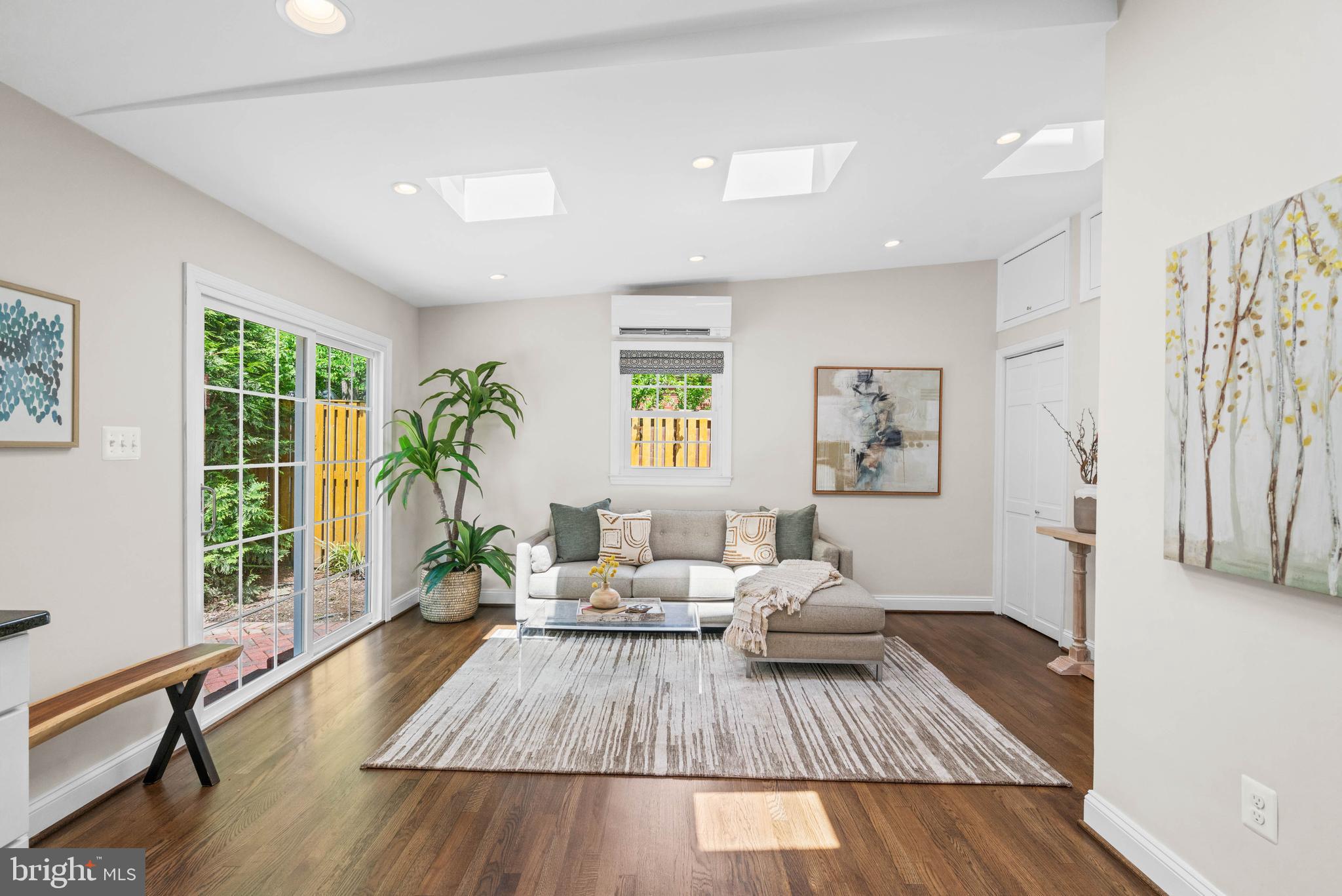 YORKTOWN VILLAGE - Residential