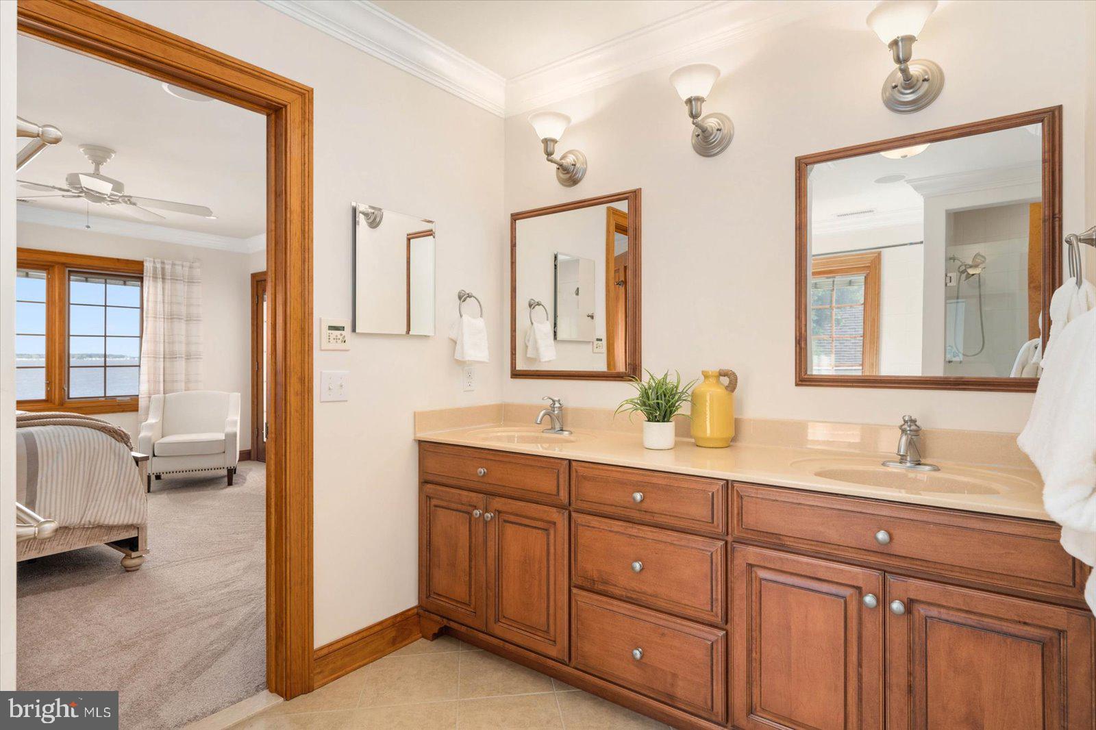 BAY COLONY - Residential