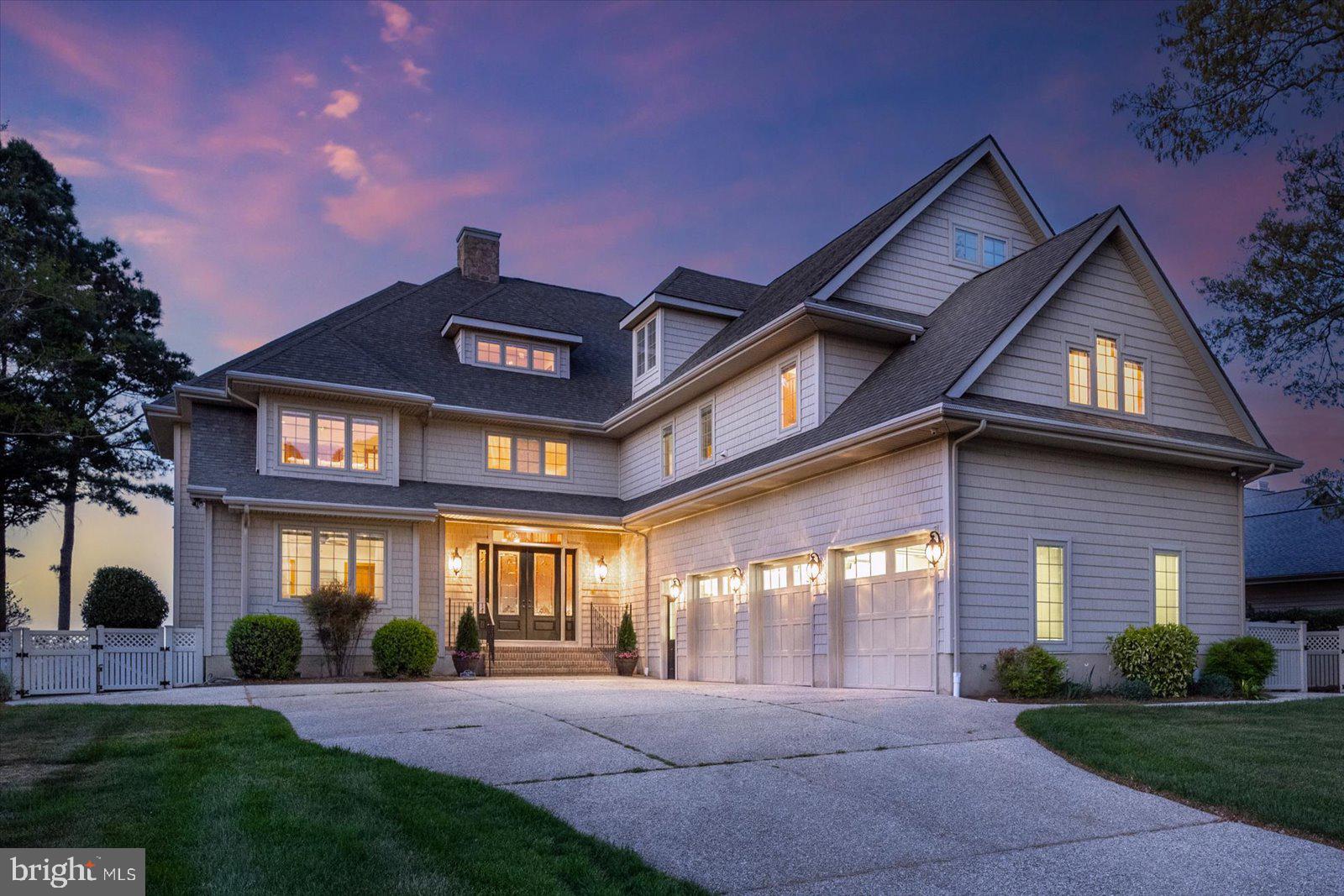 BAY COLONY - Residential